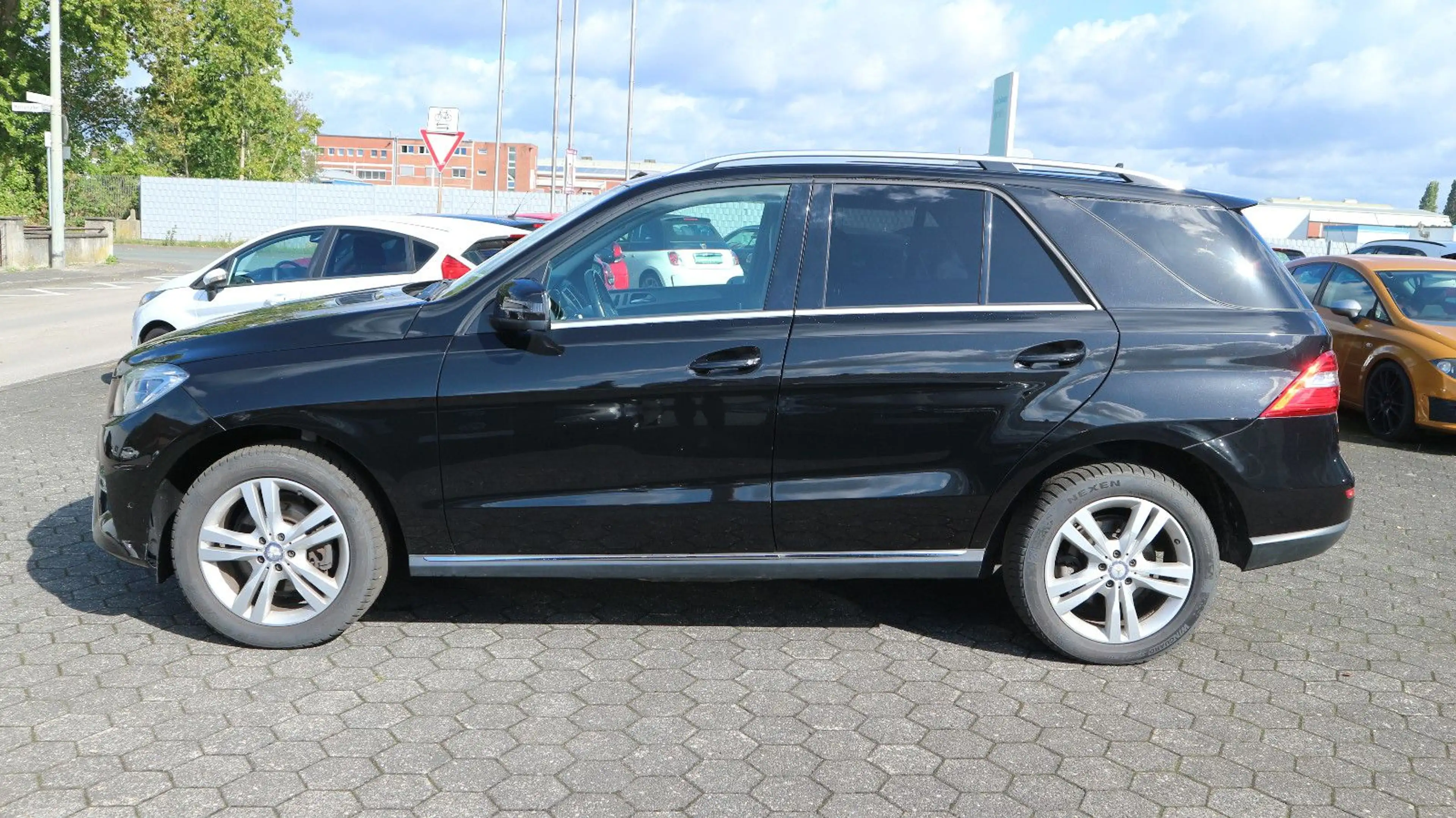Mercedes-Benz ML 350 CDI BlueTec 4Matic AHK/Leder/NAVI/Xenon.. — photo 9