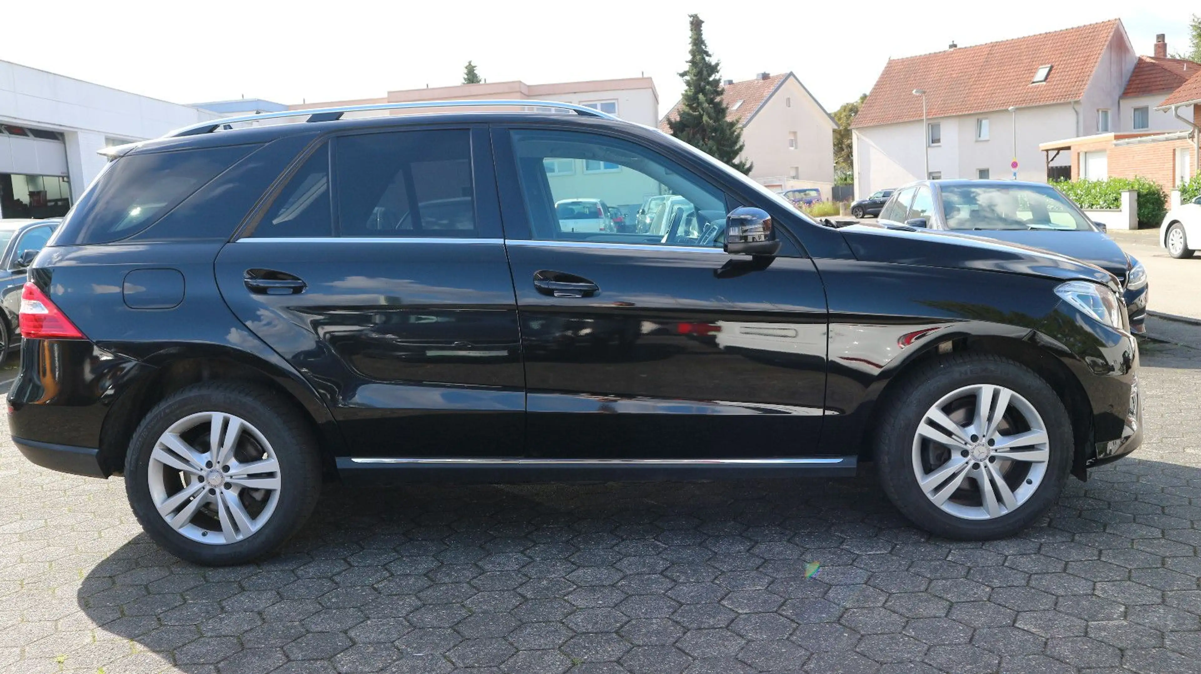 Mercedes-Benz ML 350 CDI BlueTec 4Matic AHK/Leder/NAVI/Xenon.. — photo 8