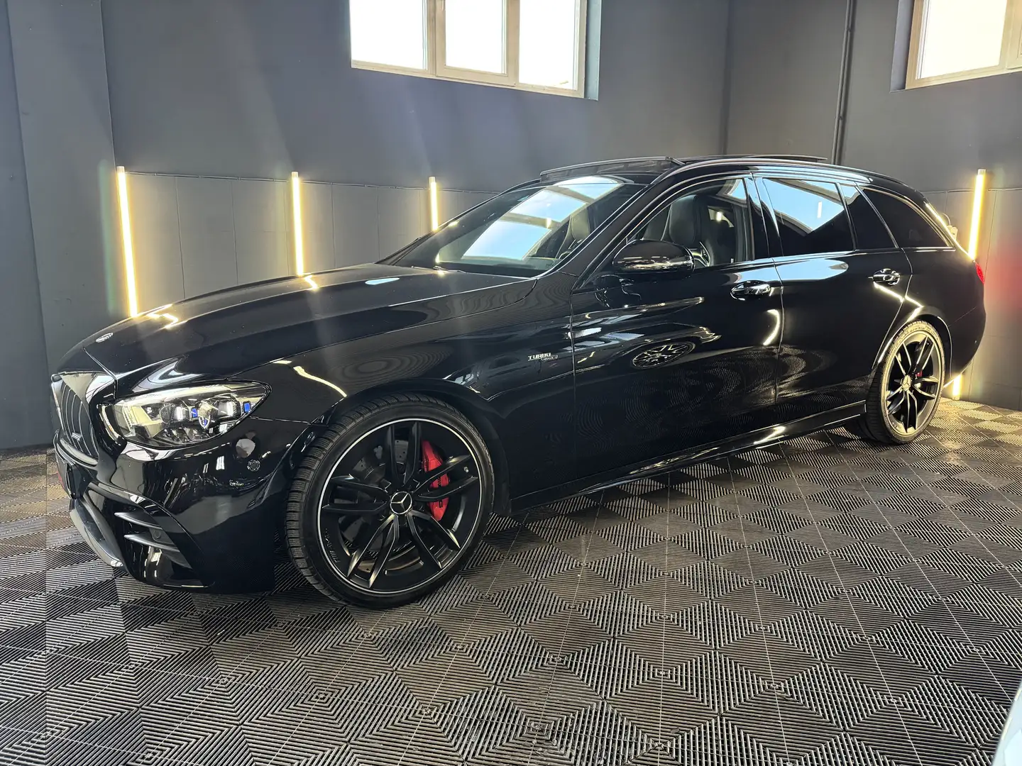 Mercedes-Benz E 53 AMG E 53 AMG T 4Matic+ /Pano/Burmester/HUD Schwarz - 2