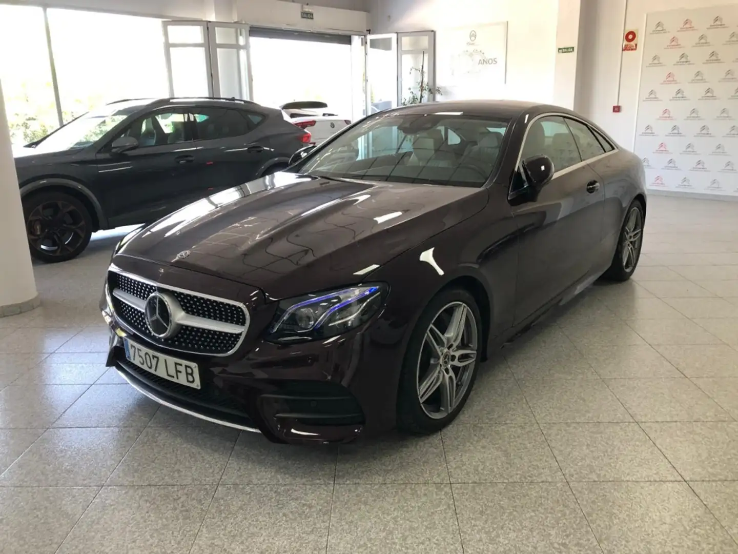 Mercedes-Benz E 350 Coupé 9G-Tronic (9.75) Mauve - 1