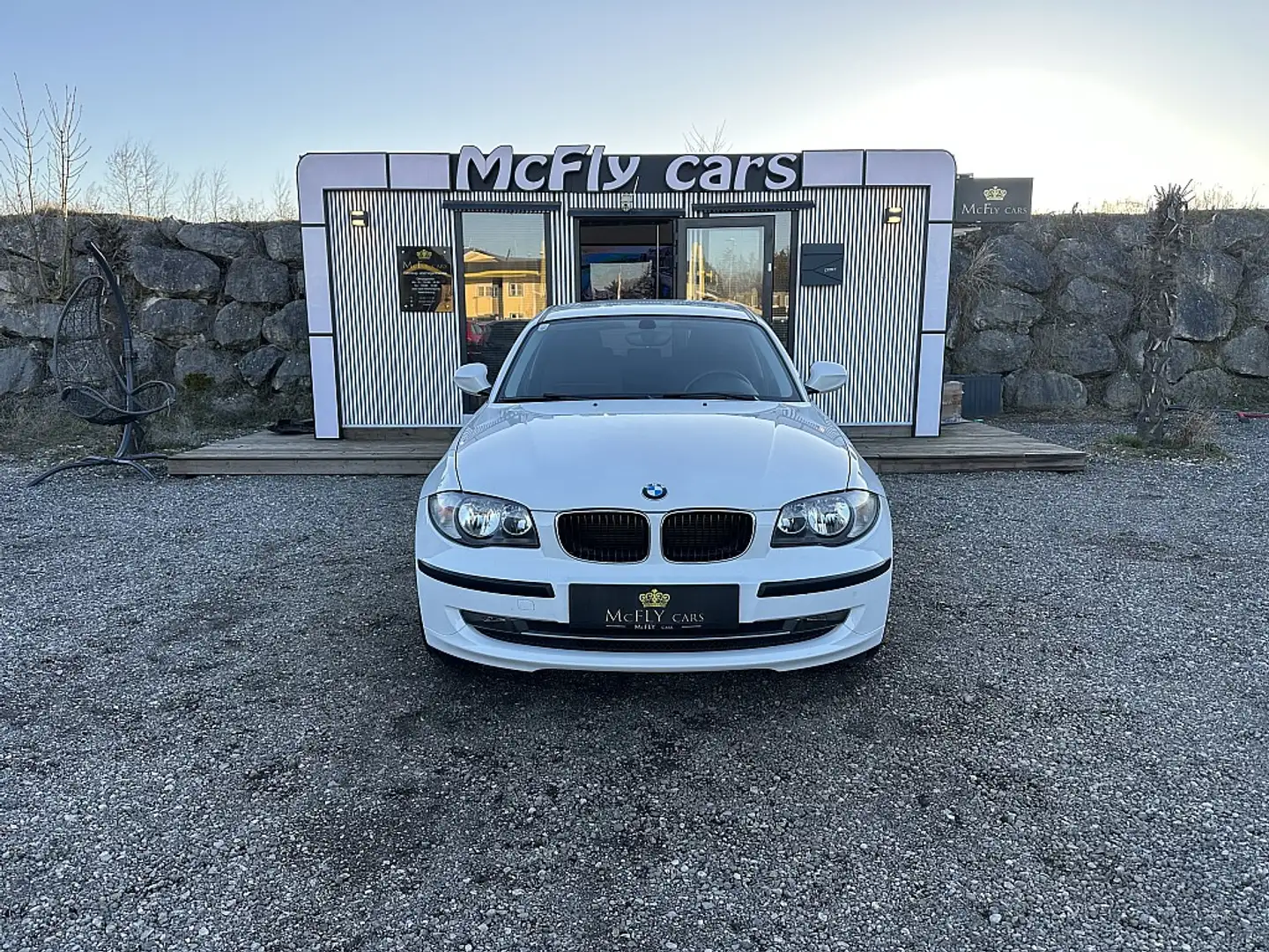 BMW 116 116d - PICKERL NEU - ALUFELGEN - ELEKTRISCHE FE... Weiß - 2