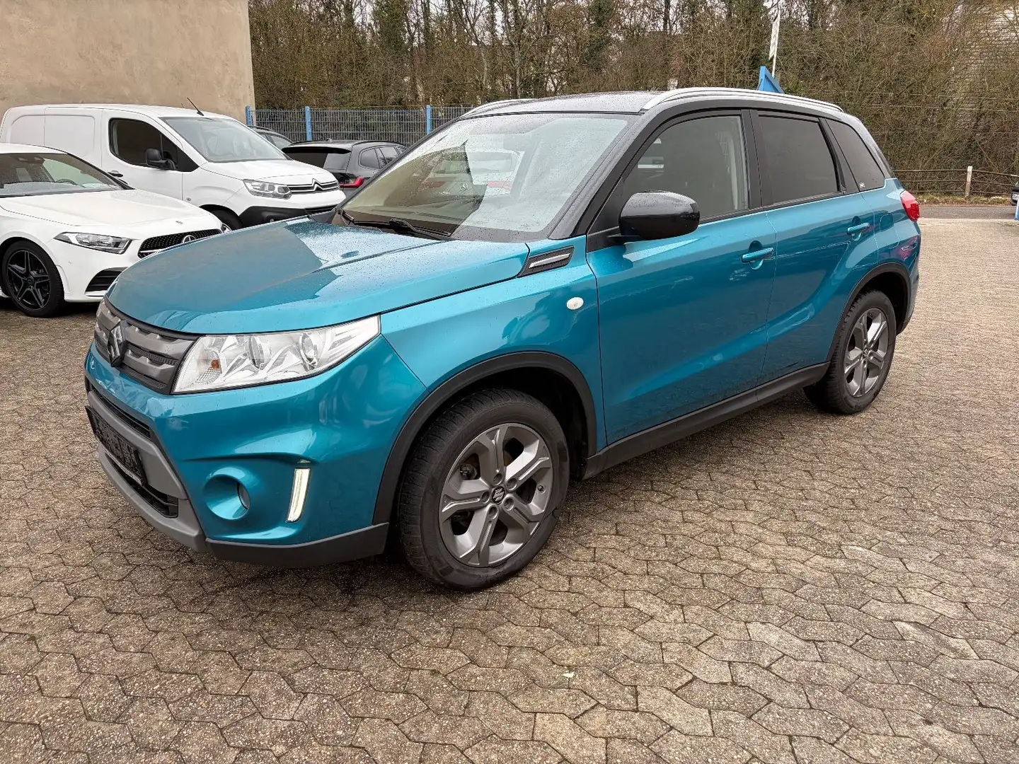 Suzuki Vitara 1.6 DDiS Comfort 4x4 Blau - 1