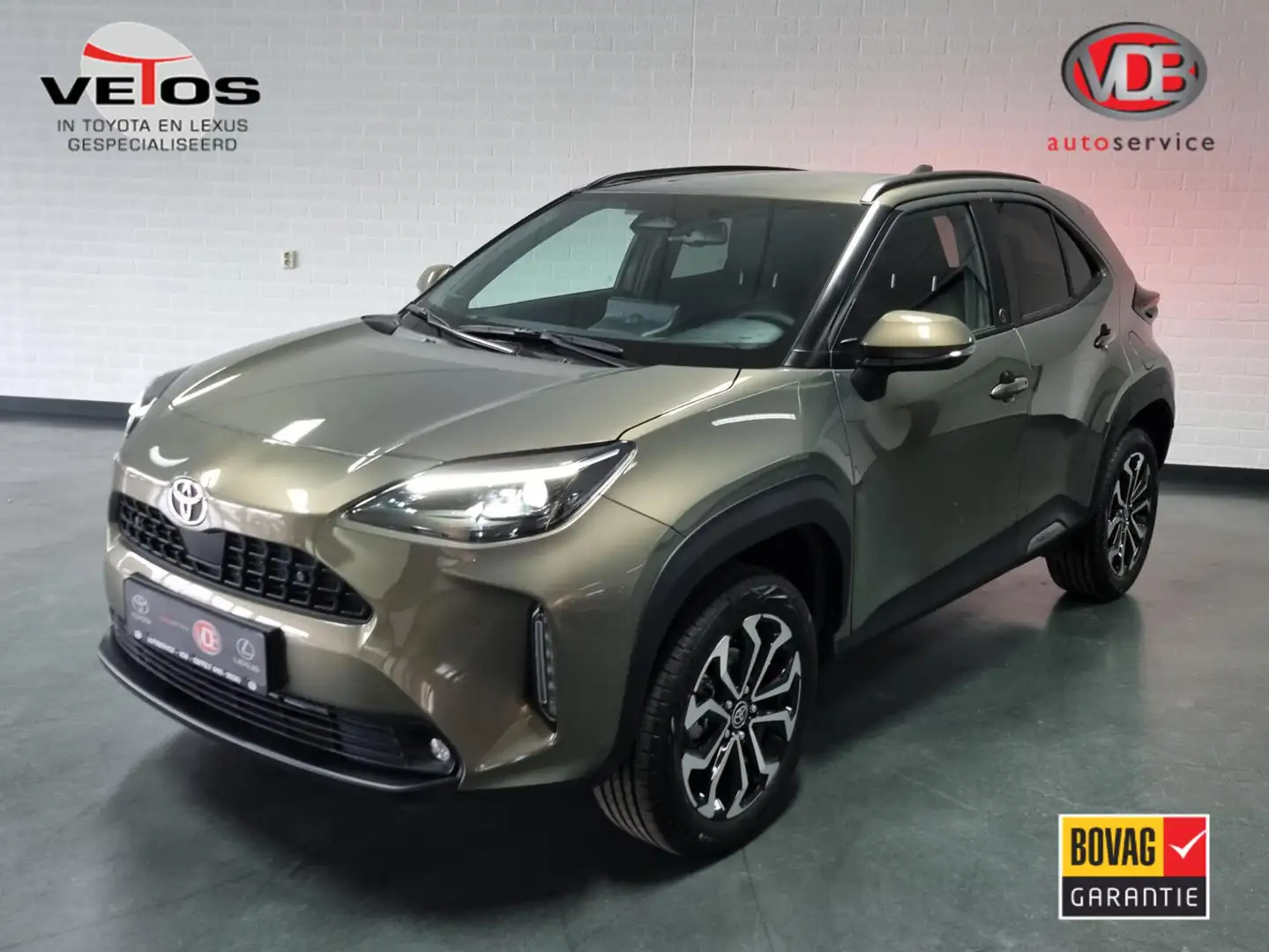 Toyota Yaris Cross 1.5 Hybrid/Team-D/PDC/BSM/Elektr. Achterklep Groen - 1