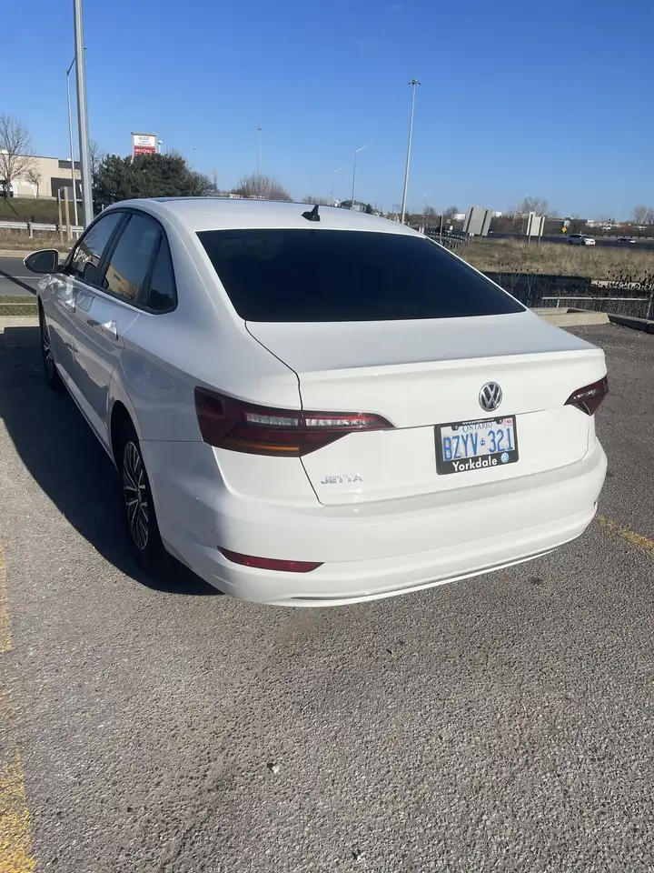 Volkswagen Jetta снимка Volkswagen Jetta