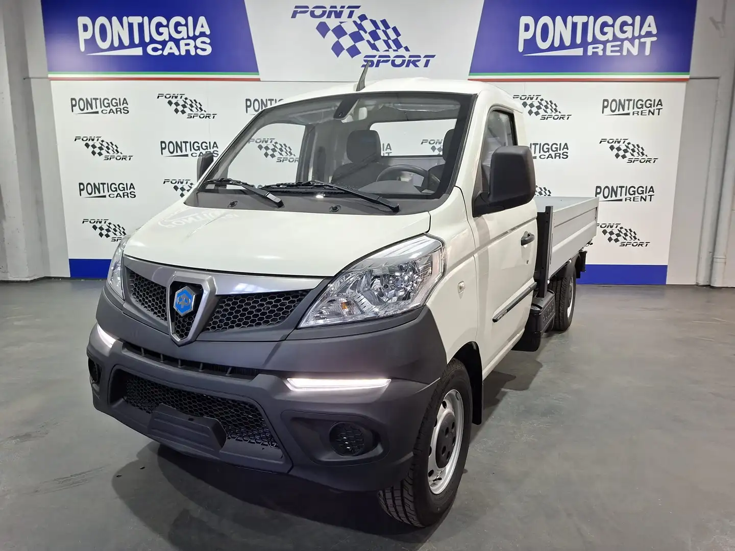 Piaggio Porter PORTER NP6 SR CASSONE FISSO BENZ/LPG PREZZO REALE! Weiß - 1