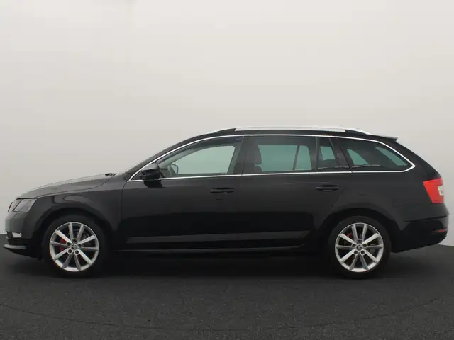 Skoda Octavia view 2