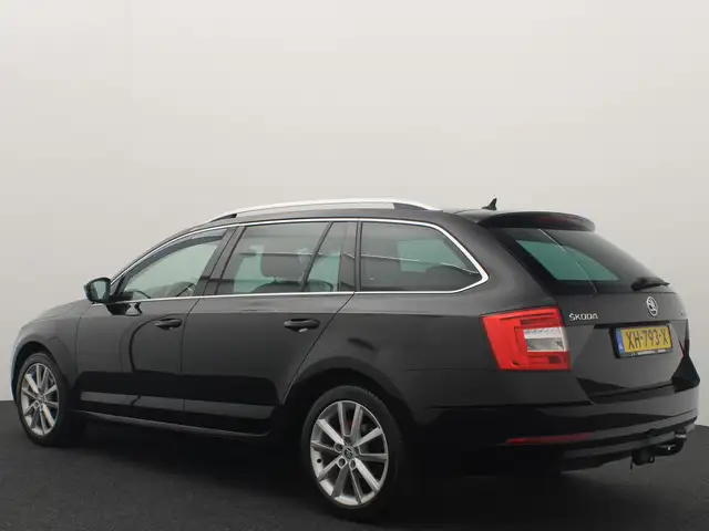 Skoda Octavia view 3