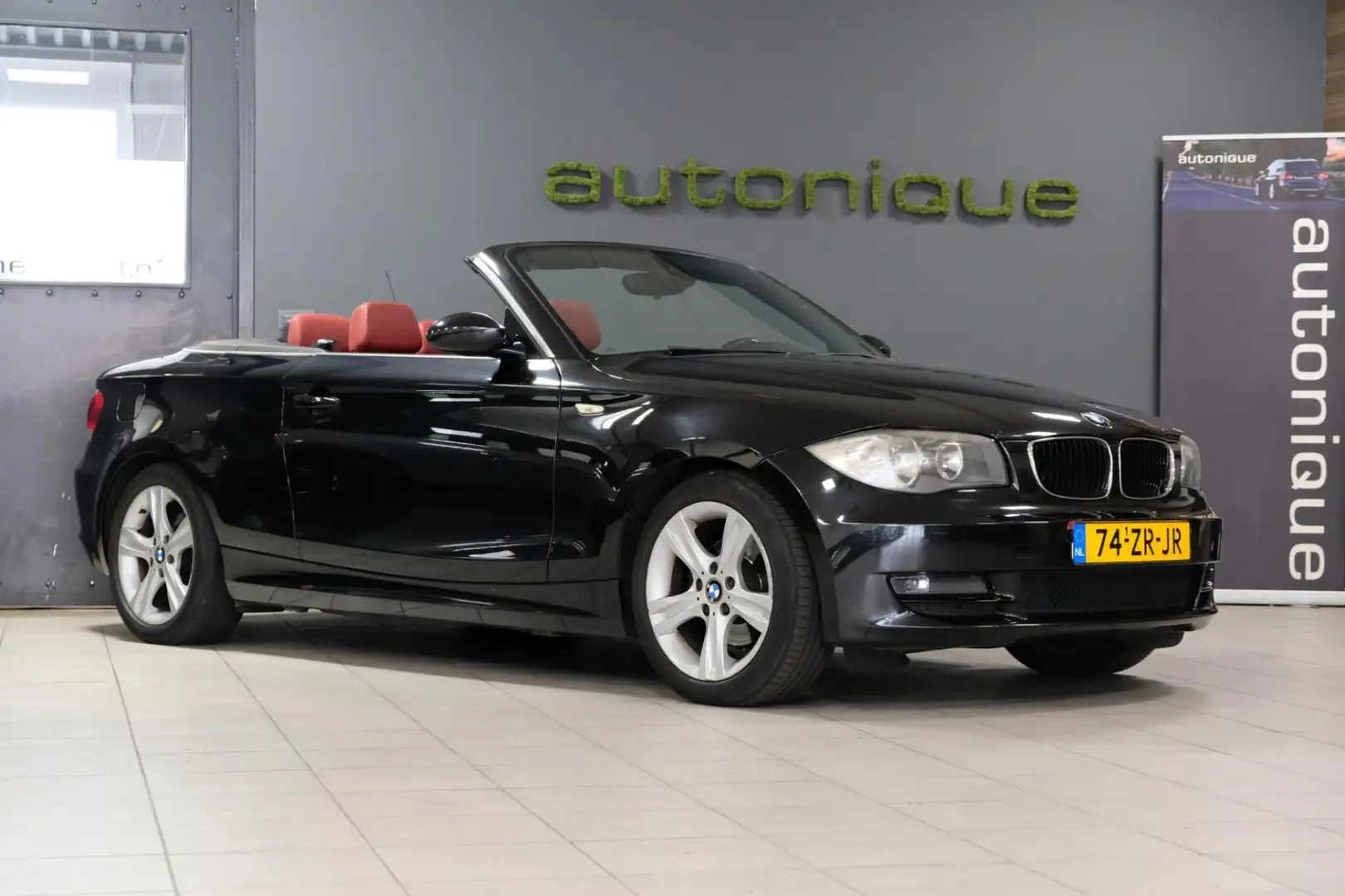 BMW 120 1-serie Cabrio 120i High Executive sportleder/navi Schwarz - 2