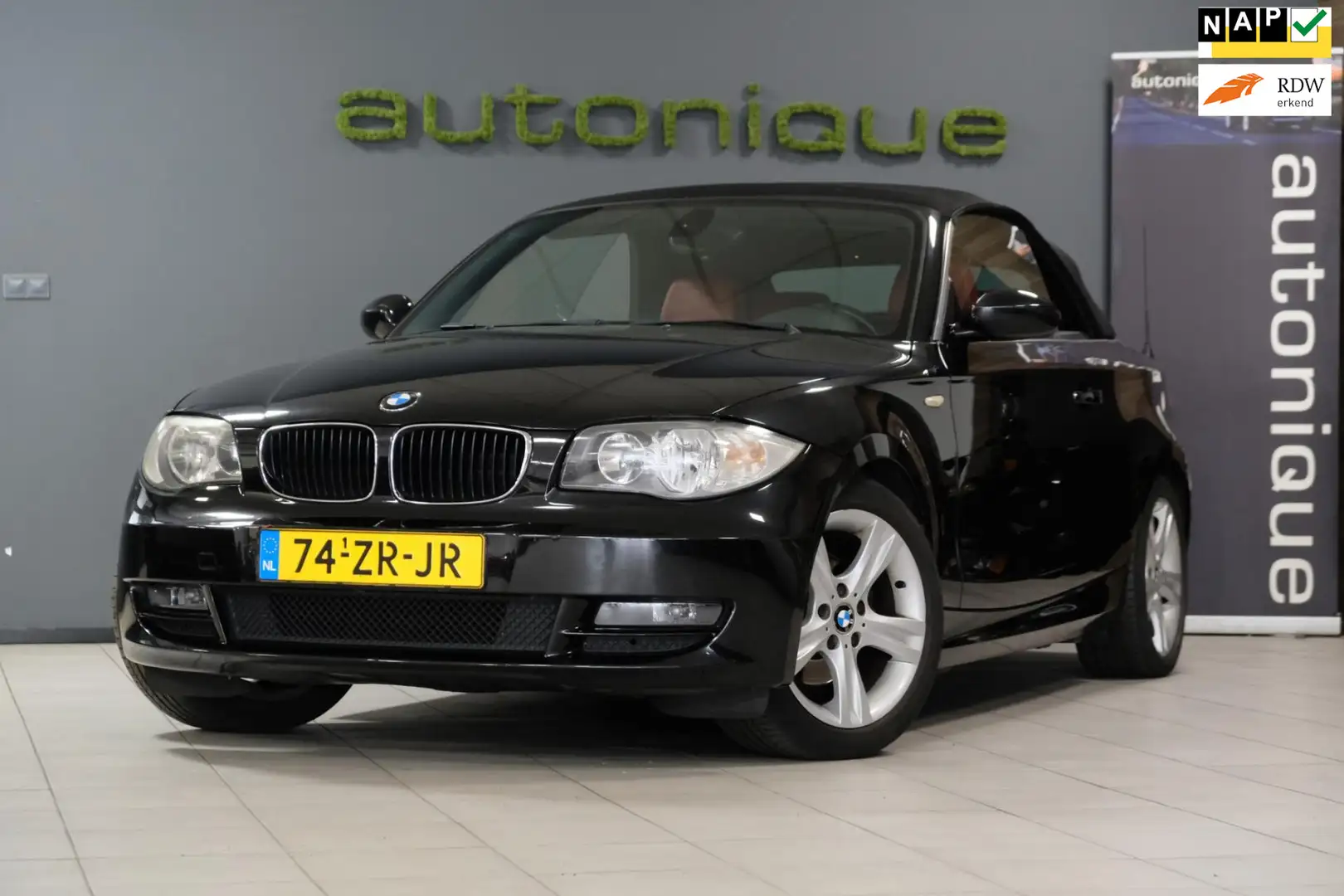 BMW 120 1-serie Cabrio 120i High Executive sportleder/navi Schwarz - 1
