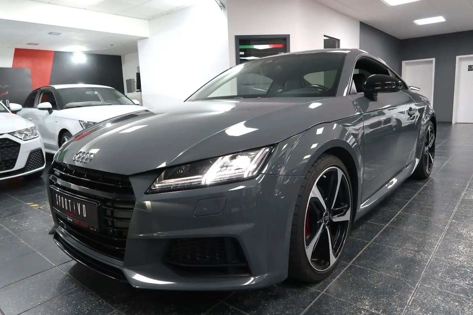 Audi TT Coupe 2.0TFSI quattro *S-line Competition* Grau - 1