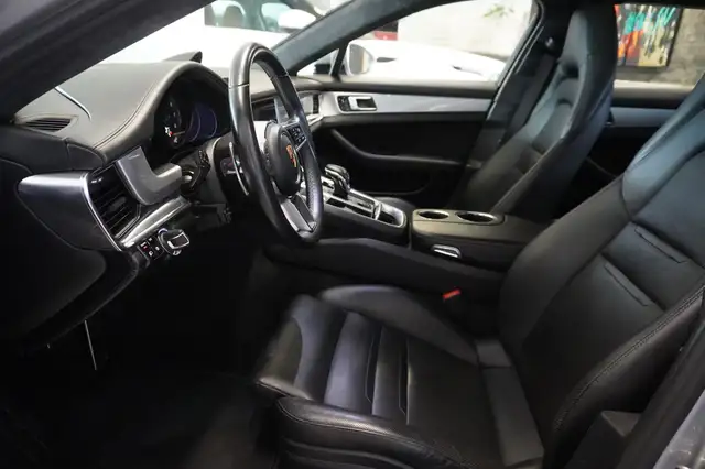 Porsche Panamera view 8