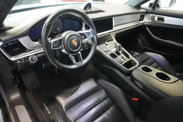 Porsche Panamera view 7