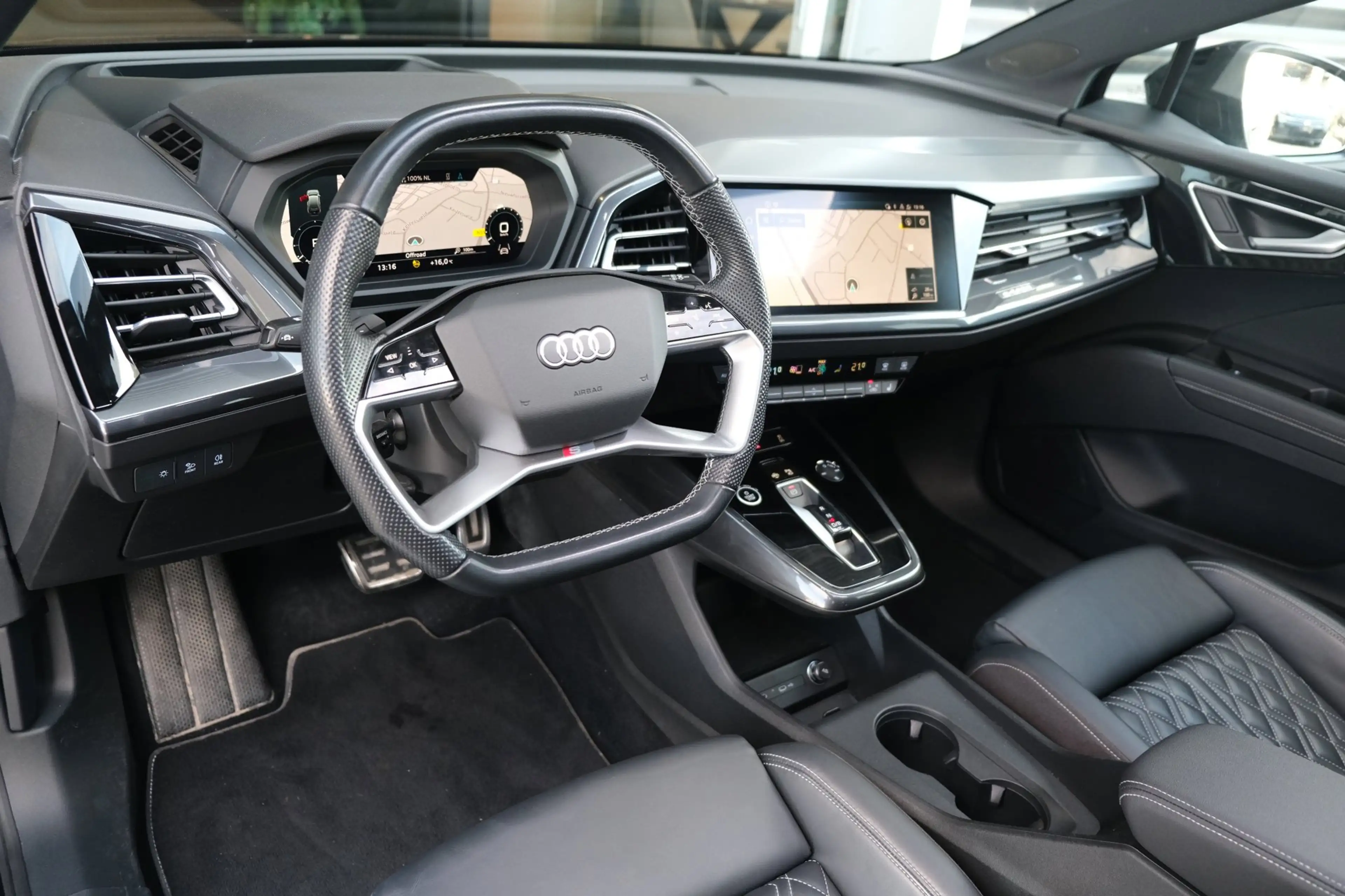 Audi Q4 e-tron 40 2xS-line 77 kWh 100% SOH Diamant leer Pano HUD — photo 3