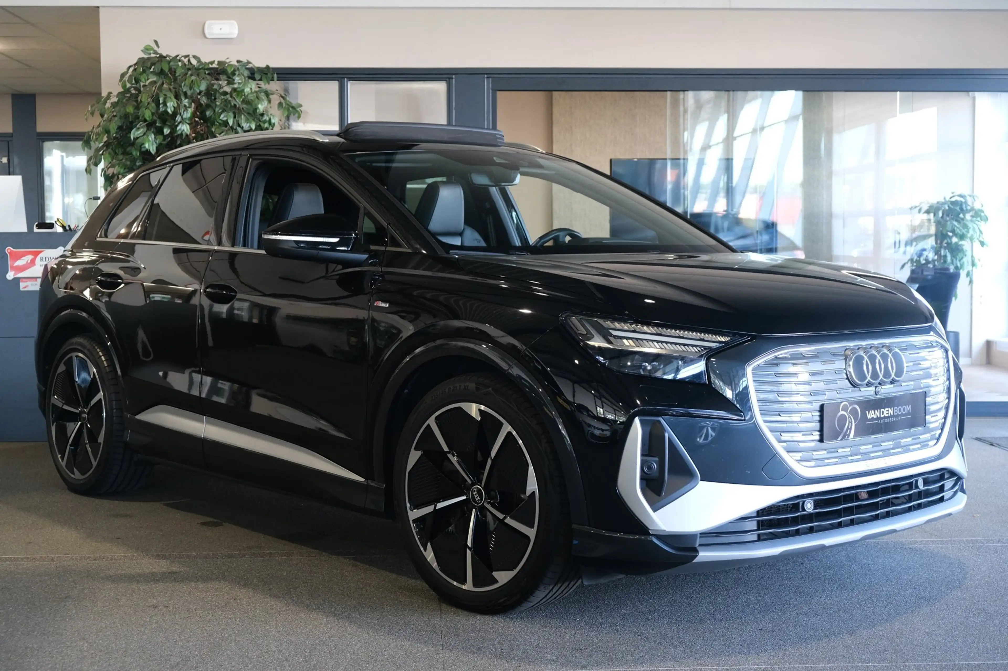 Audi Q4 e-tron 40 2xS-line 77 kWh 100% SOH Diamant leer Pano HUD — photo 6