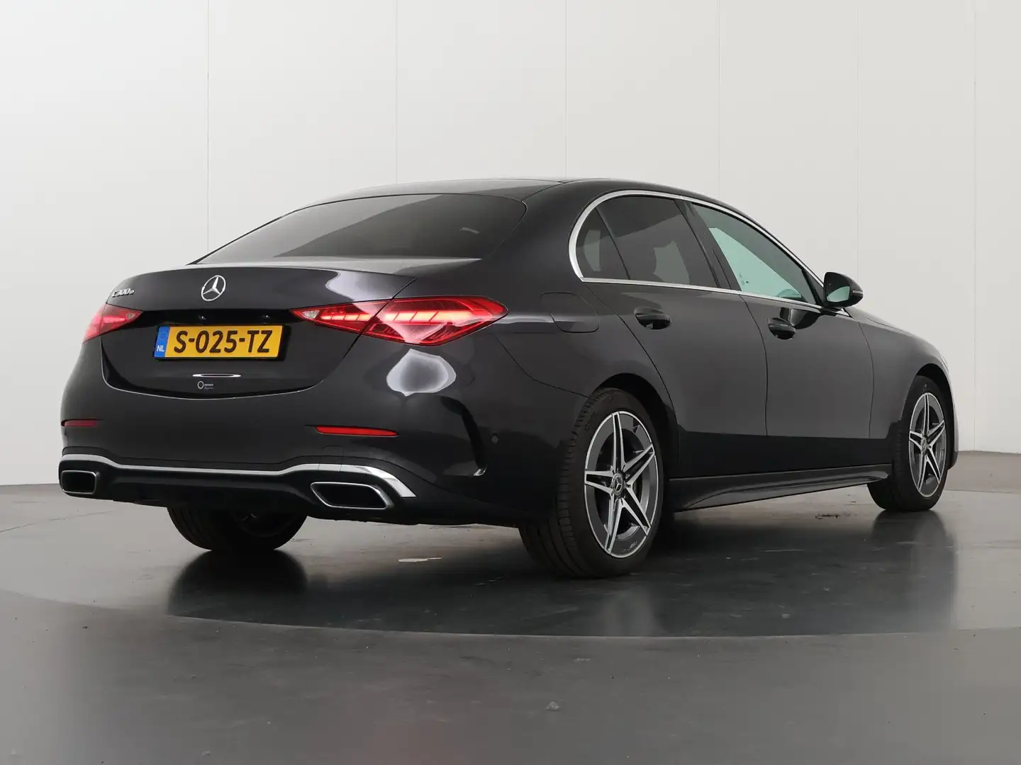 Mercedes-Benz C 300 e AMG Line | Rijassistentiepakket Plus | Stoelverw Gris - 2