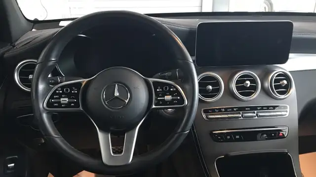 Mercedes-Benz GLC view 9