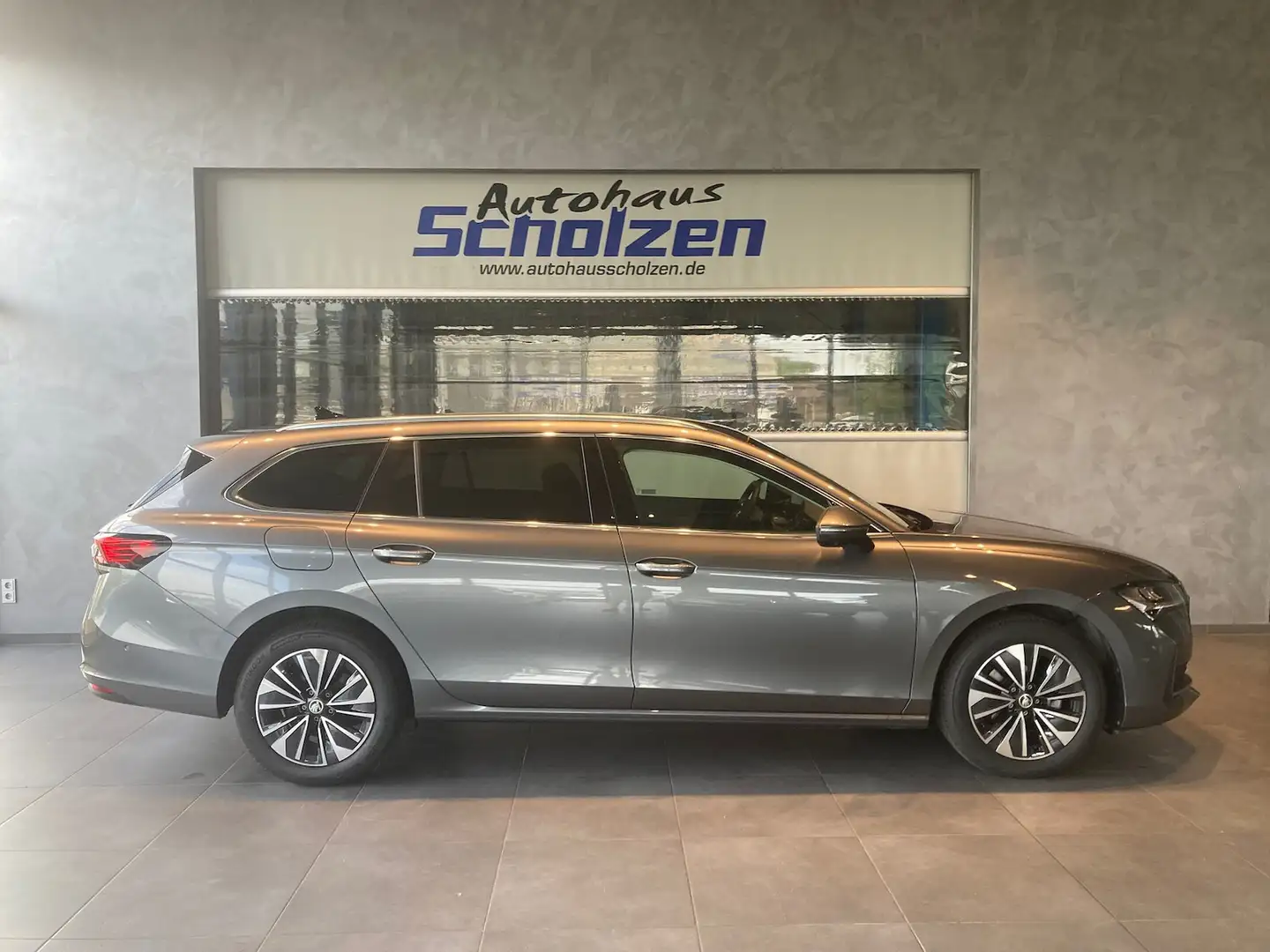 Skoda Superb TDI 110kW Selection ACC Navi 5JG 360° Gris - 2