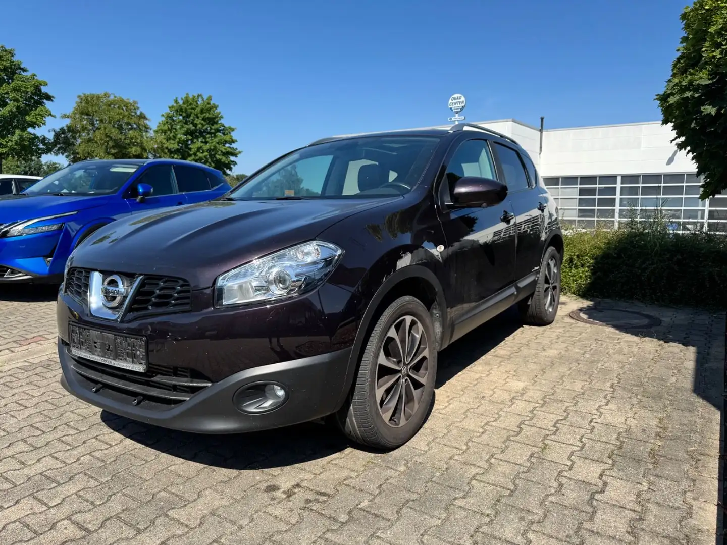 Nissan Qashqai 1.6 dCi I-Way 4x2 360° Navi Panorama AHK Schwarz - 1