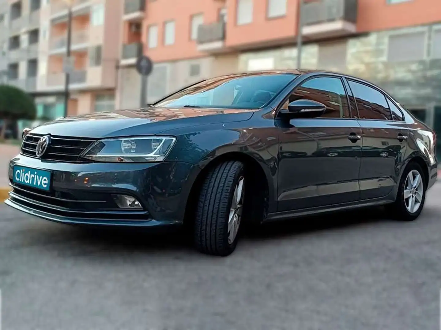 Volkswagen Jetta 2.0TDI BMT Advance 110 Gri - 2