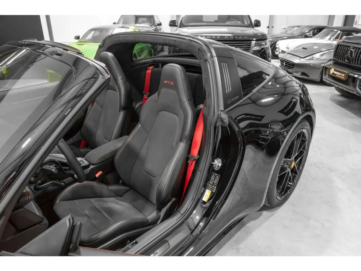 Porsche 992 911/992.2 TARGA 4 GTS / FACELIFT MY2025 / SOFORT Zwart - 2