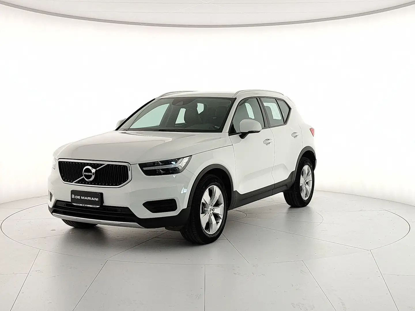 Volvo XC40 XC40 1.5 t3 Momentum PRO 163cv (Br) Bianco - 1