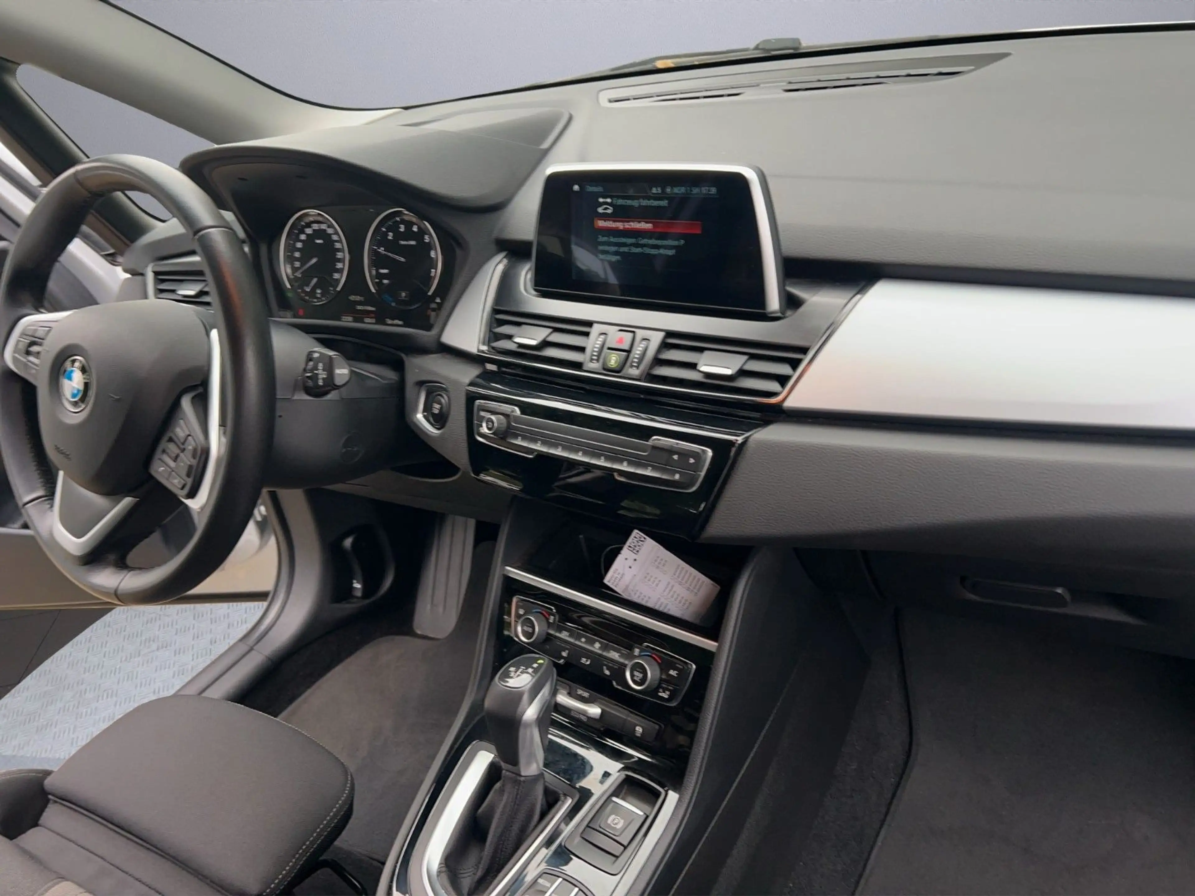 BMW 225 2 Active Tourer 225 xe Advantage — photo 14