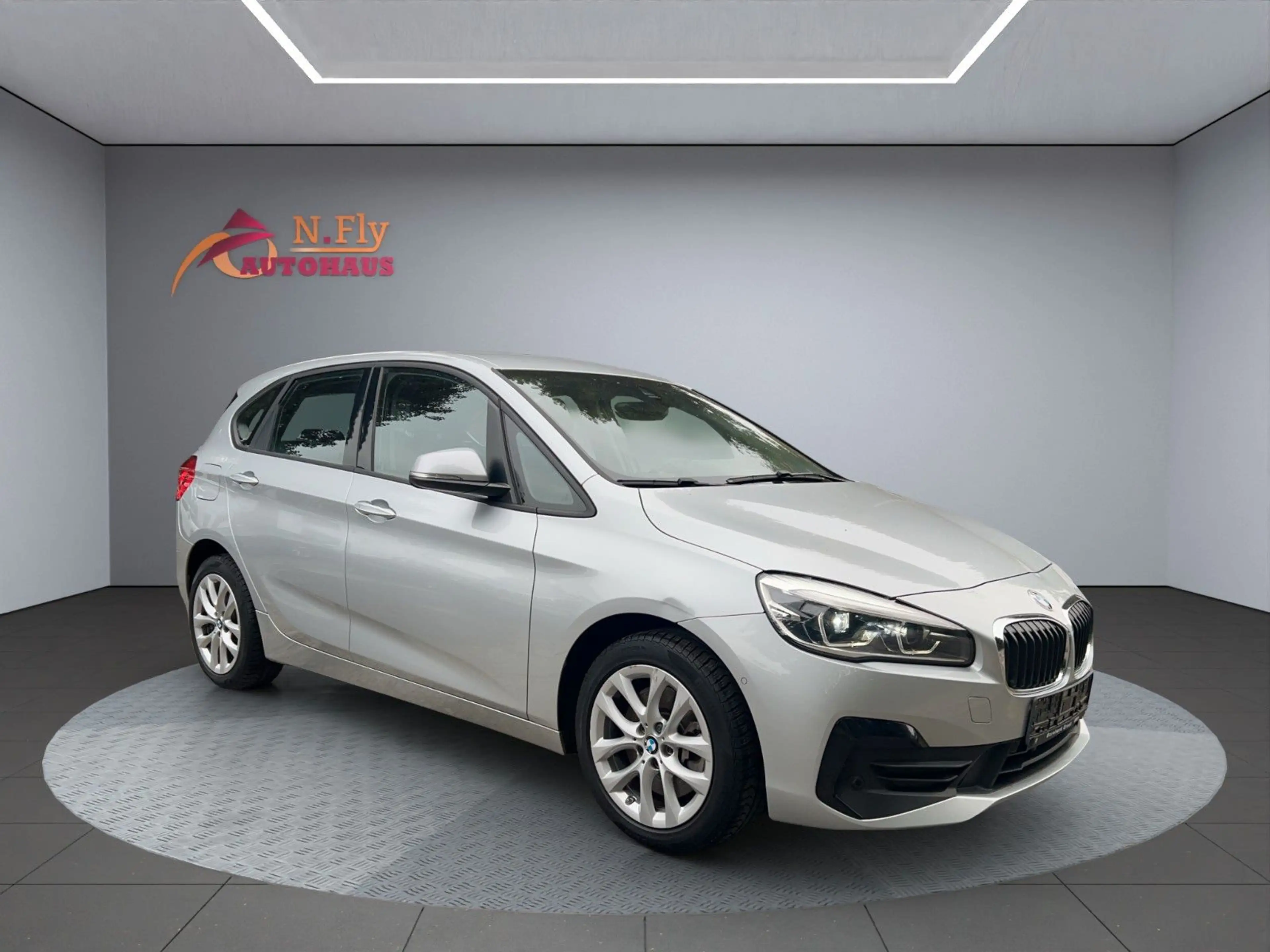 BMW 225 2 Active Tourer 225 xe Advantage — photo 7