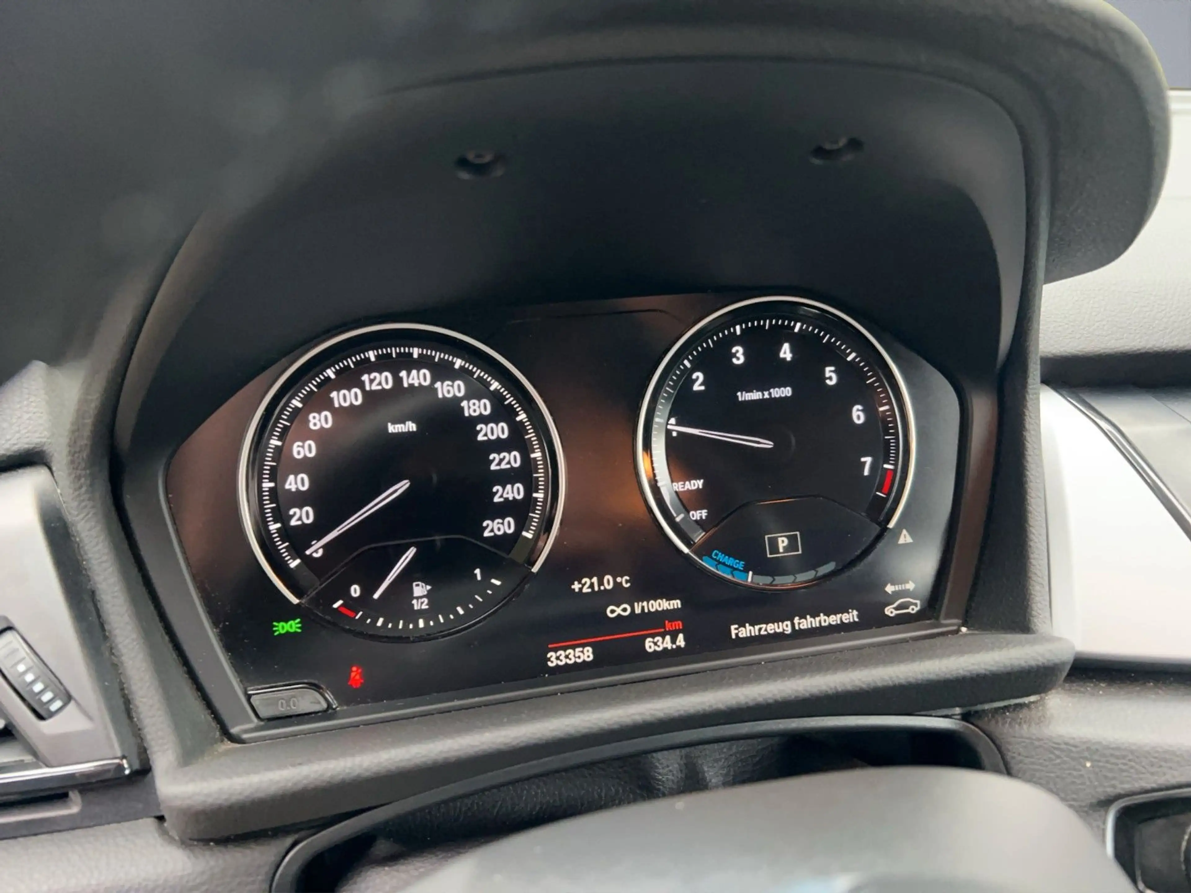 BMW 225 2 Active Tourer 225 xe Advantage — photo 11
