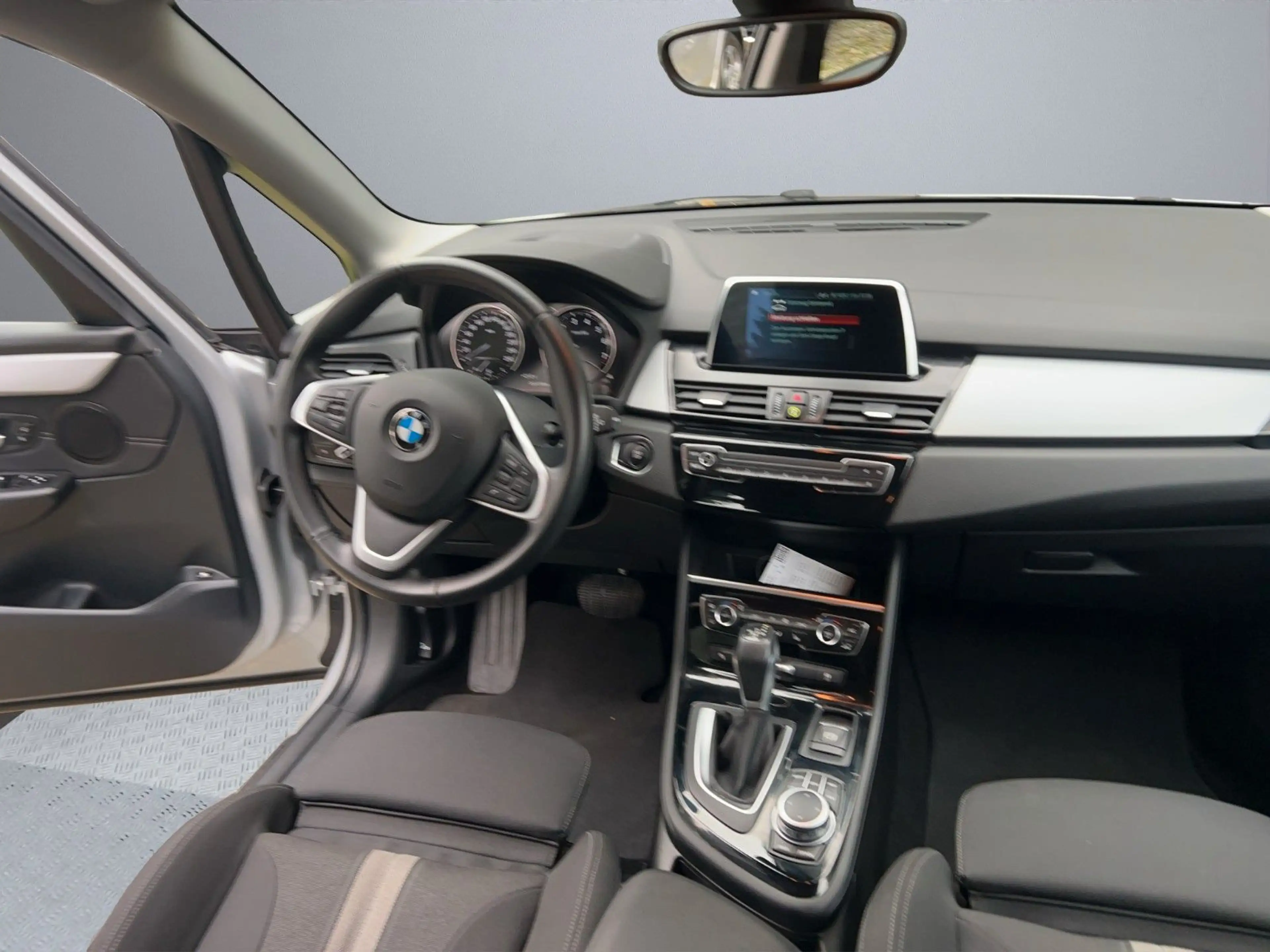 BMW 225 2 Active Tourer 225 xe Advantage — photo 13
