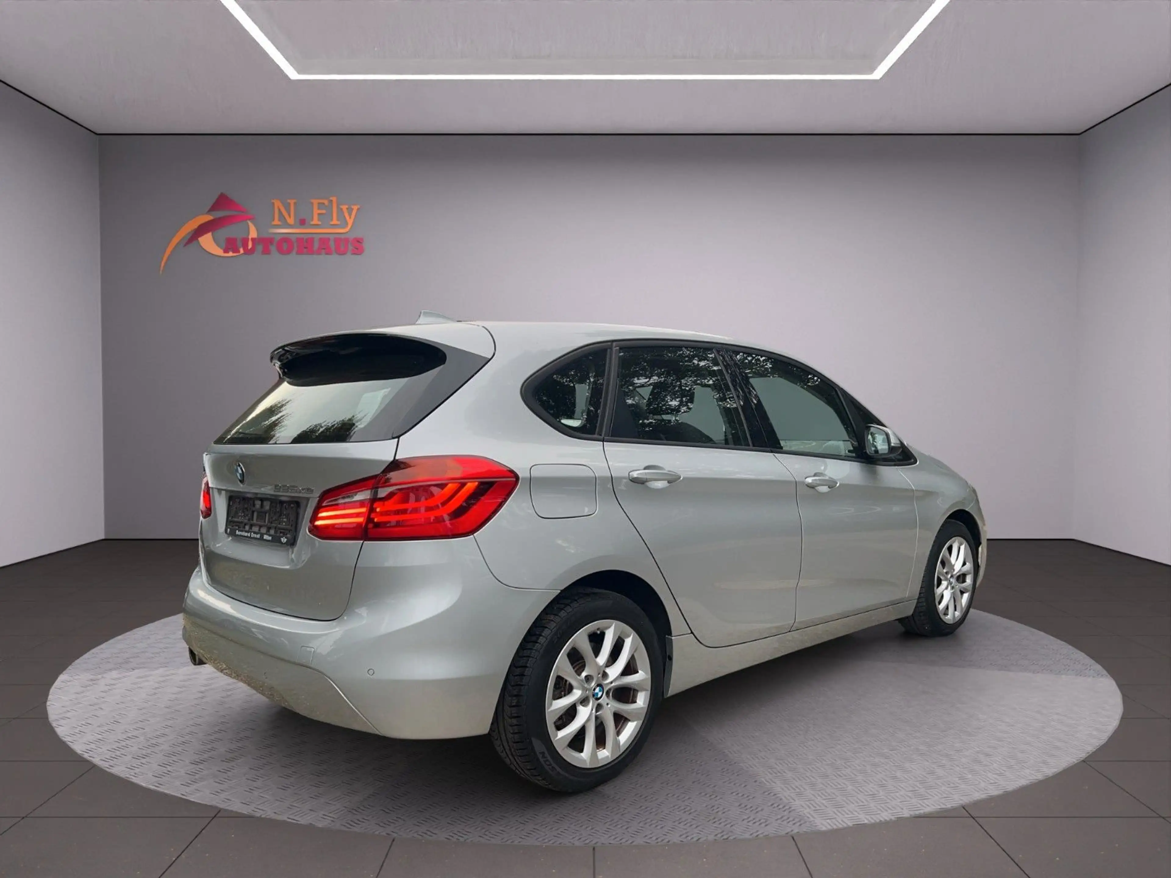 BMW 225 2 Active Tourer 225 xe Advantage — photo 5