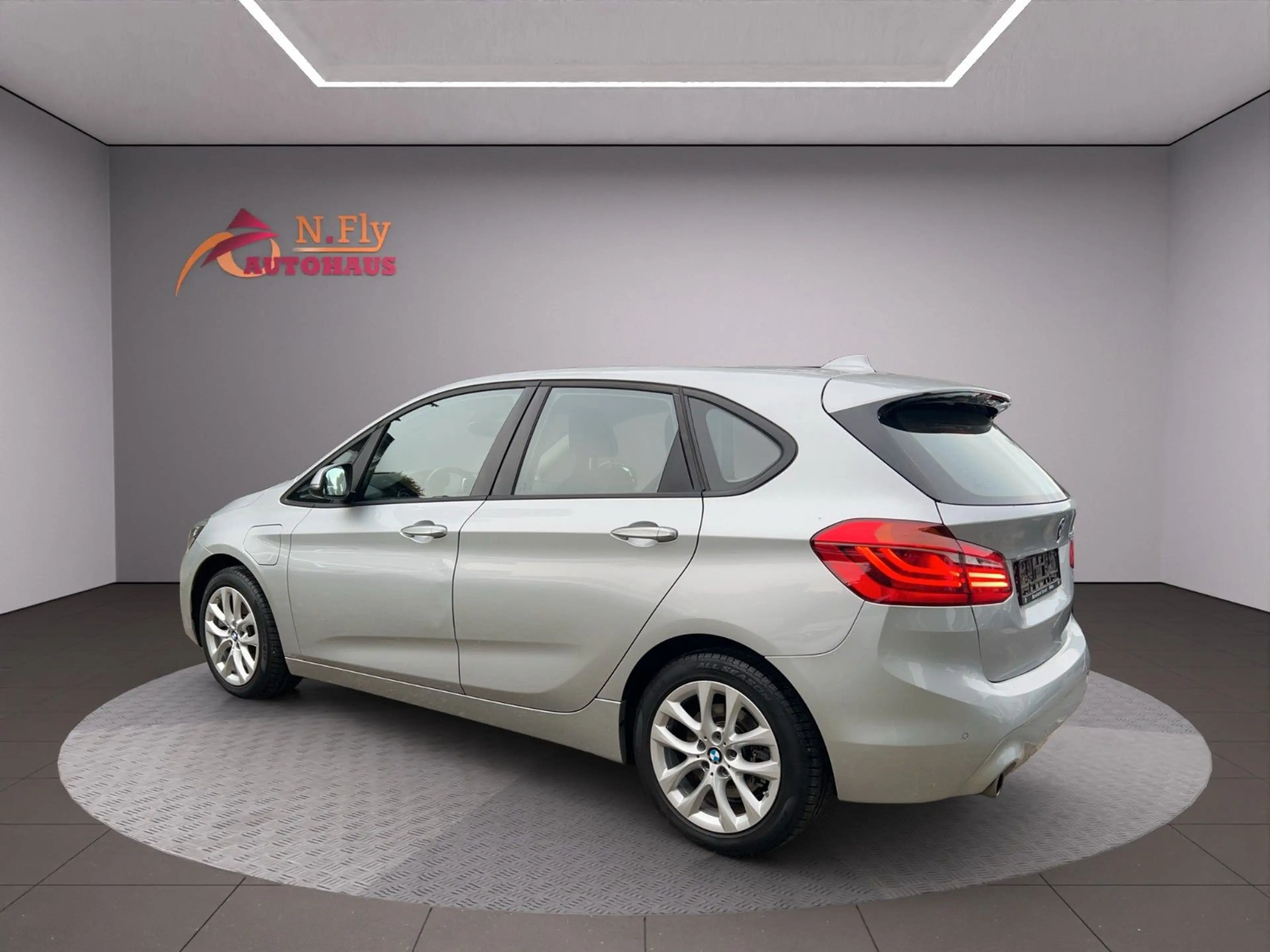 BMW 225 2 Active Tourer 225 xe Advantage — photo 3