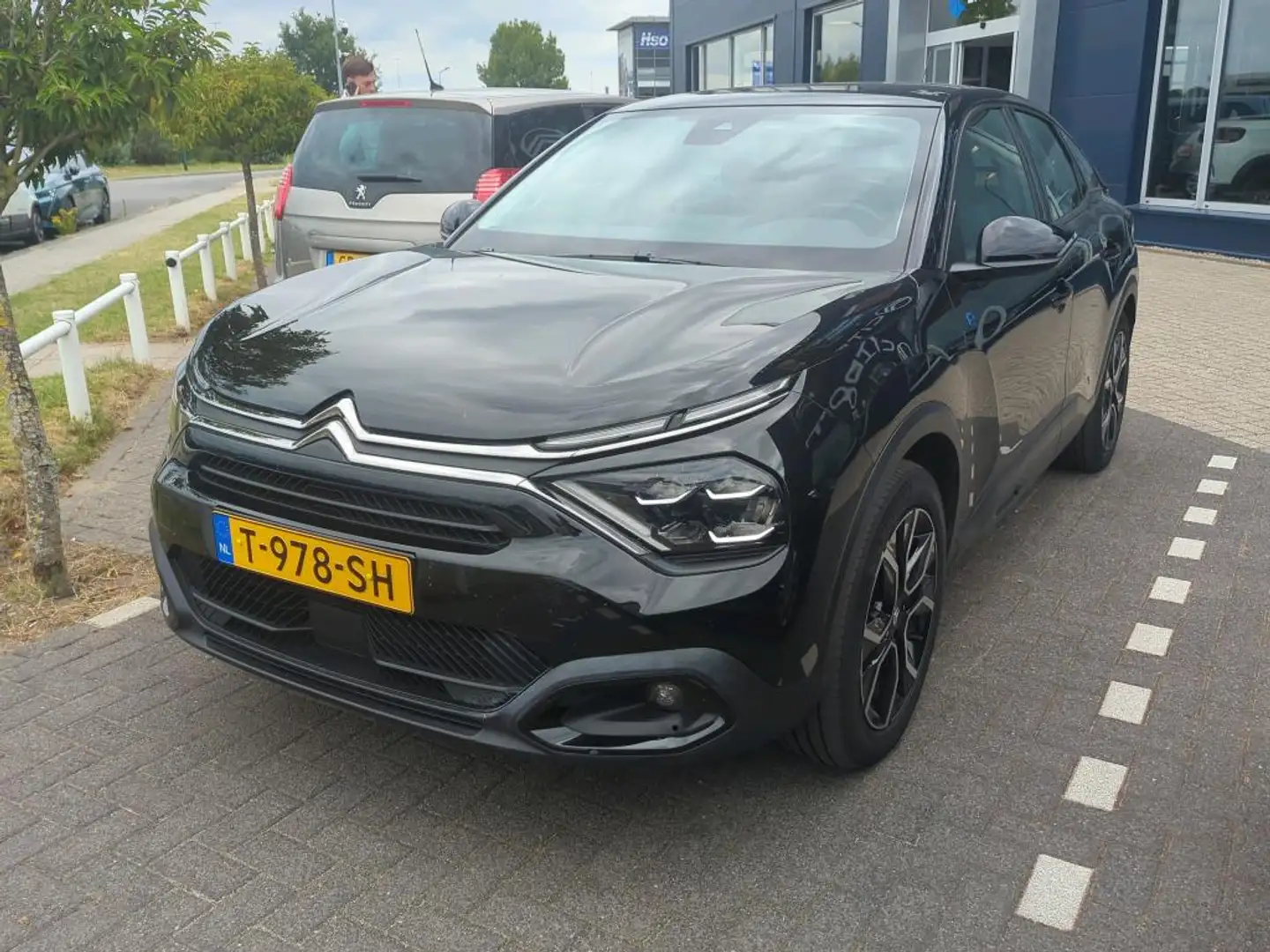 Citroen E-C4 Electric Feel 50 kWh 3 Fase | Navigatie by App | Stuurverwa Zwart - 1
