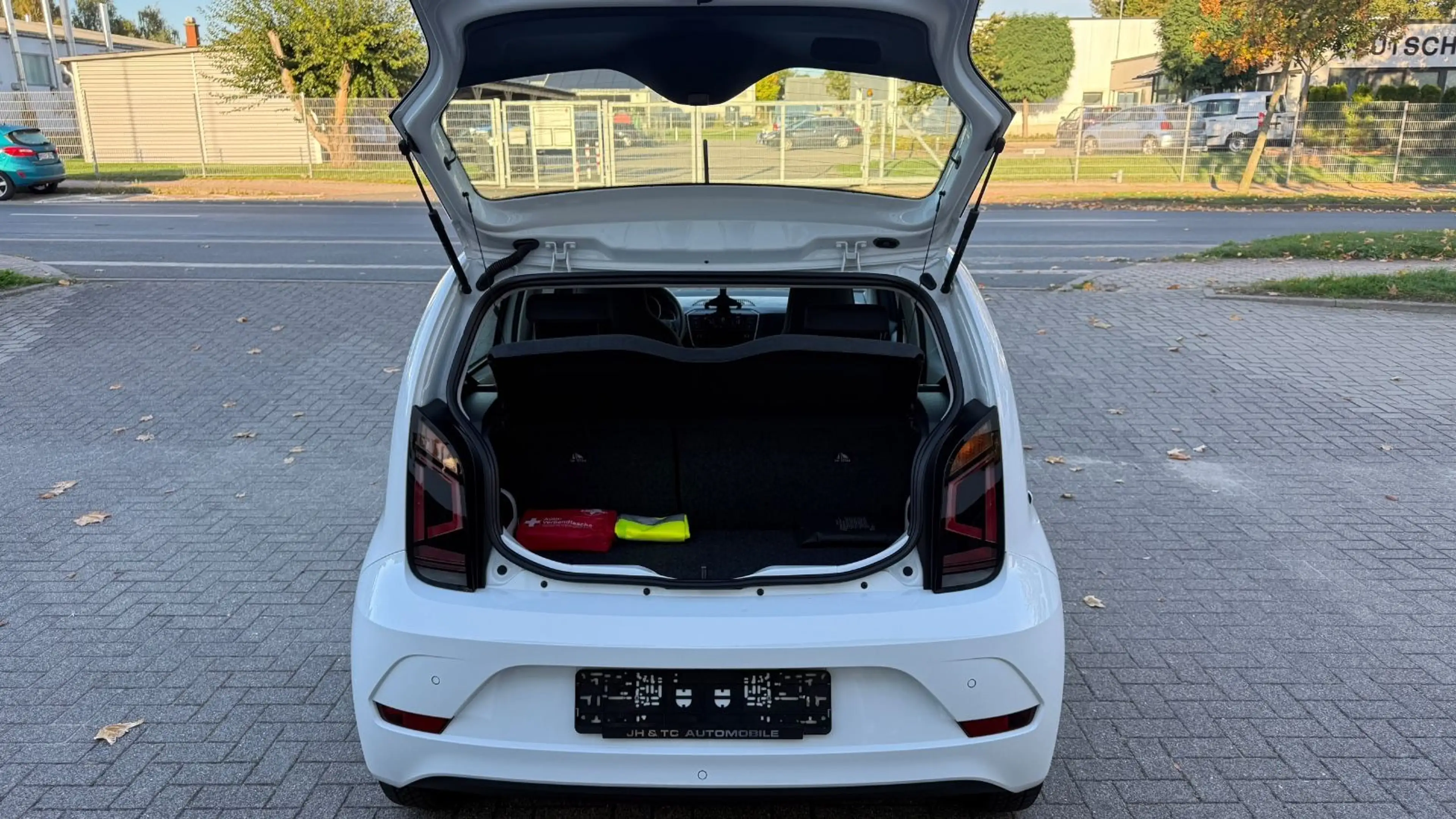 Volkswagen up! 4türig/Klima/Sitzh/Kamera/Pdc/Tempo/Freisp. — photo 13