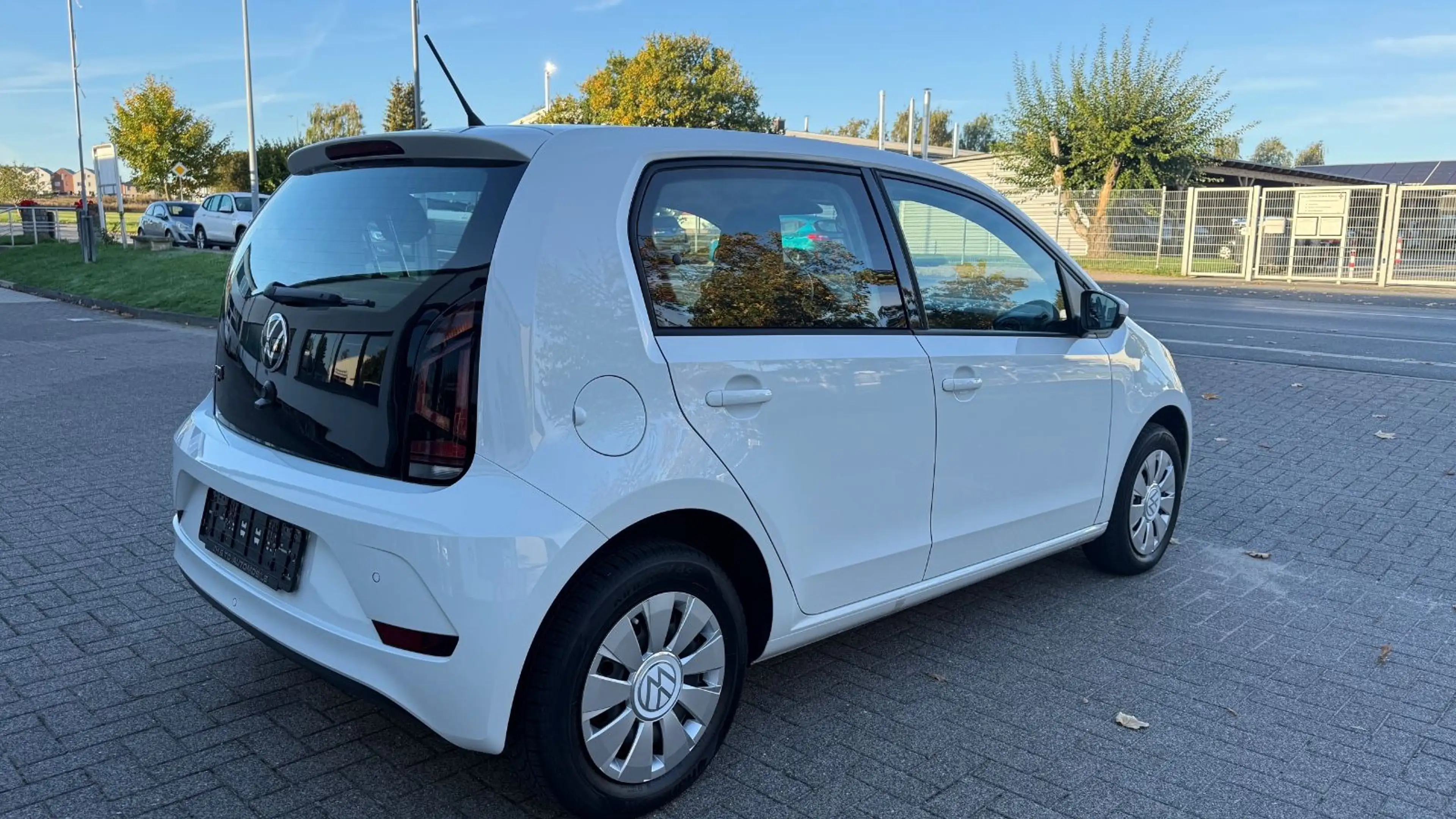 Volkswagen up! 4türig/Klima/Sitzh/Kamera/Pdc/Tempo/Freisp. — photo 6