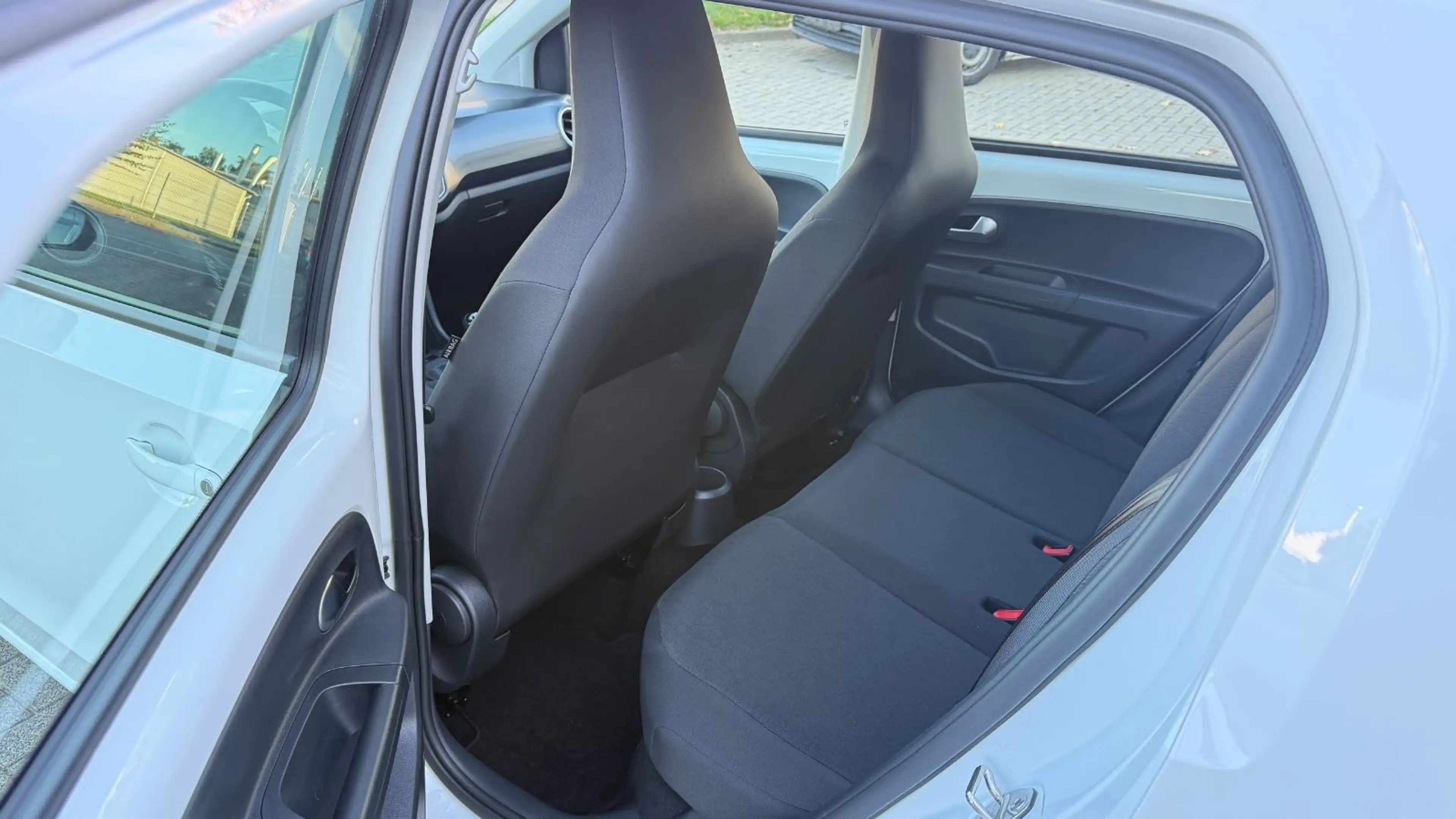 Volkswagen up! 4türig/Klima/Sitzh/Kamera/Pdc/Tempo/Freisp. — photo 12