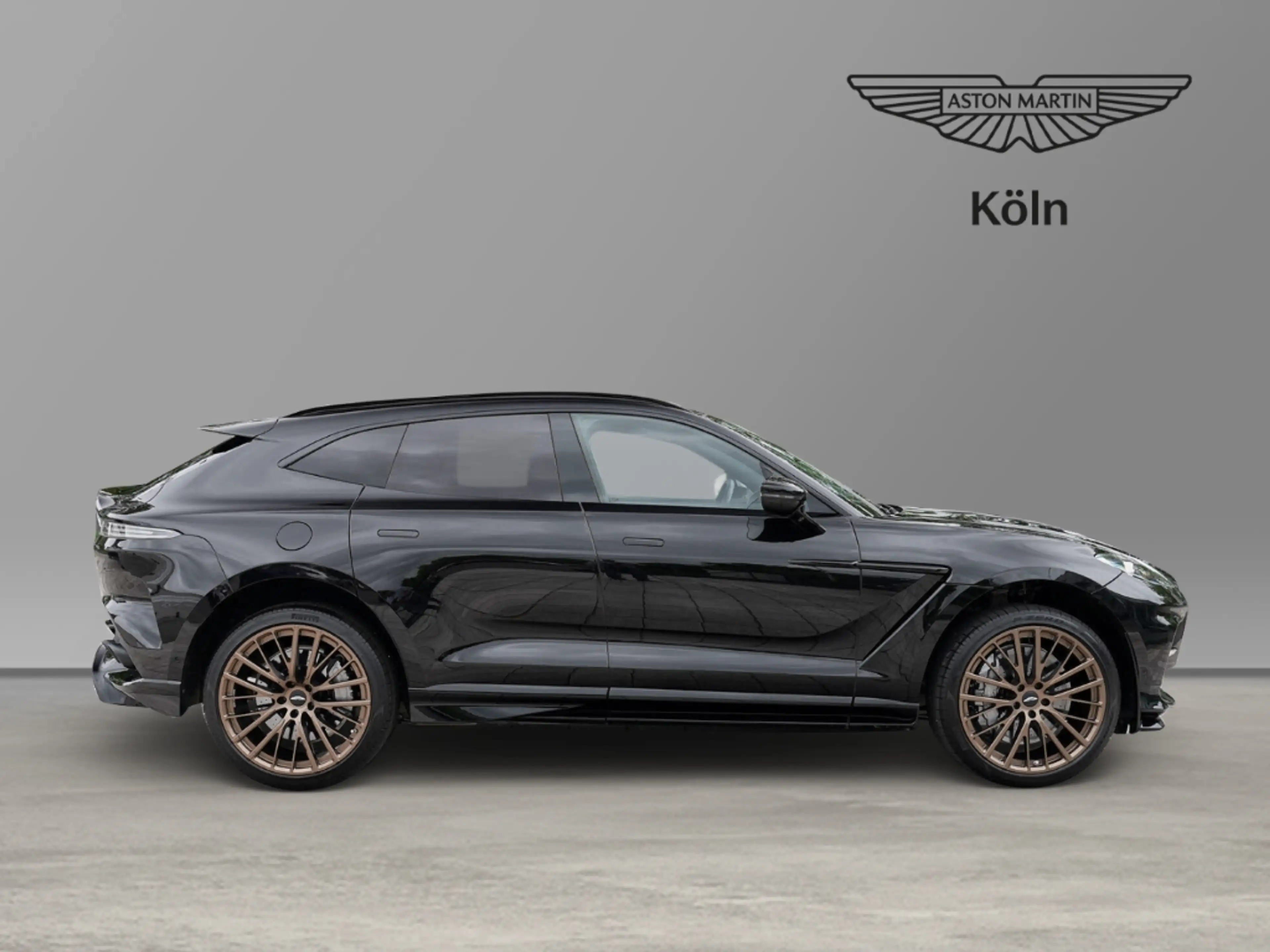 Aston Martin DBX 707 Ultramarine Black / Dark Knight — photo 3