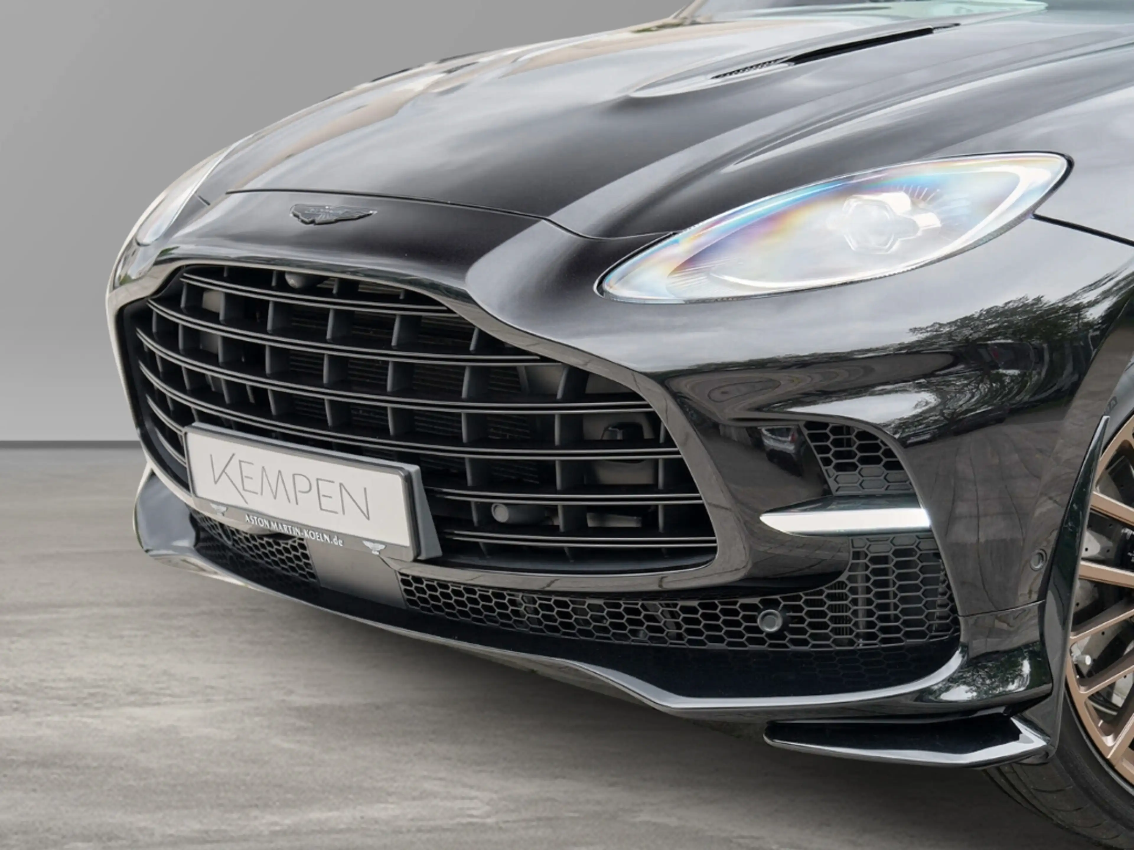 Aston Martin DBX 707 Ultramarine Black / Dark Knight — photo 10
