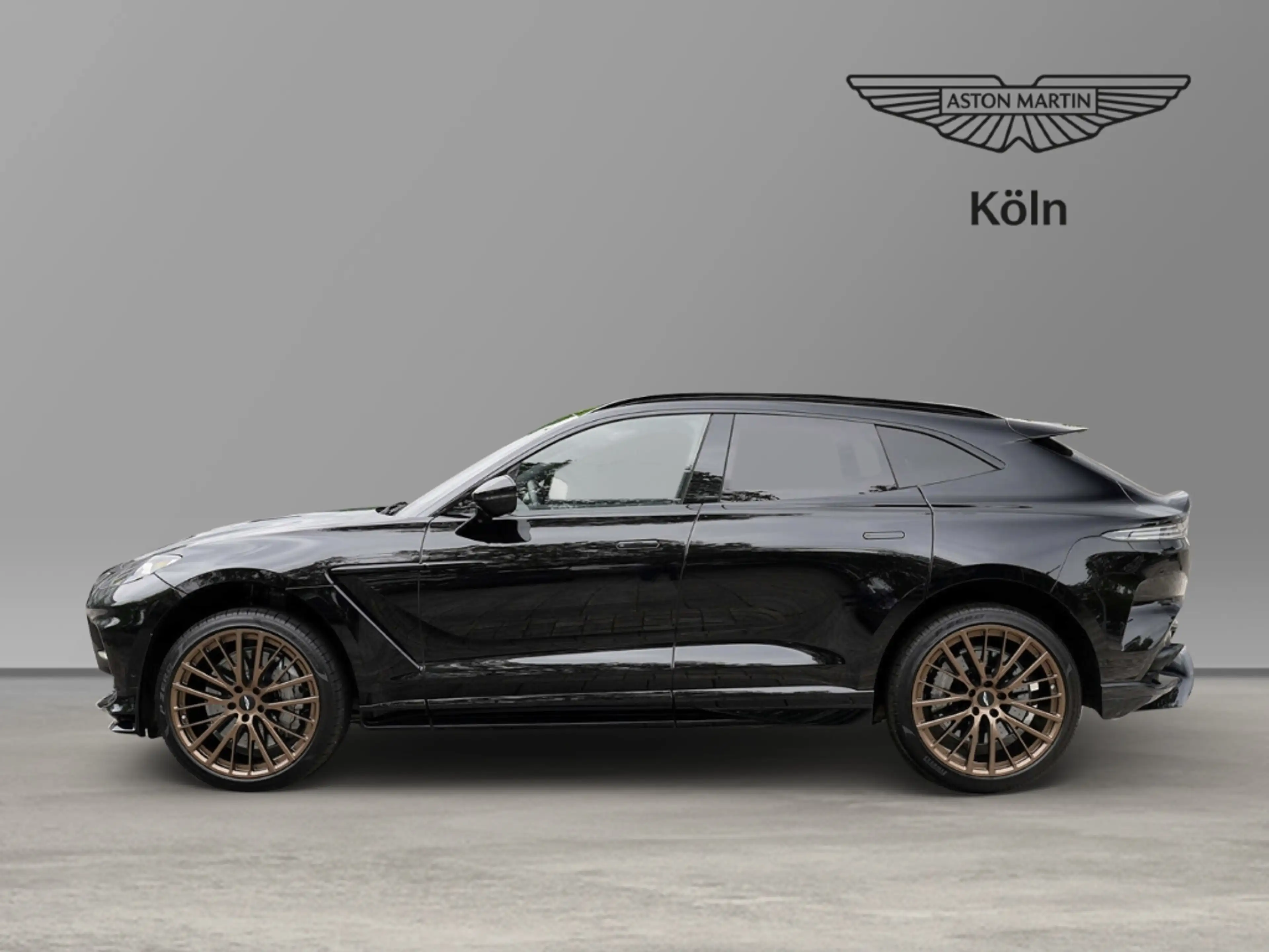 Aston Martin DBX 707 Ultramarine Black / Dark Knight — photo 7