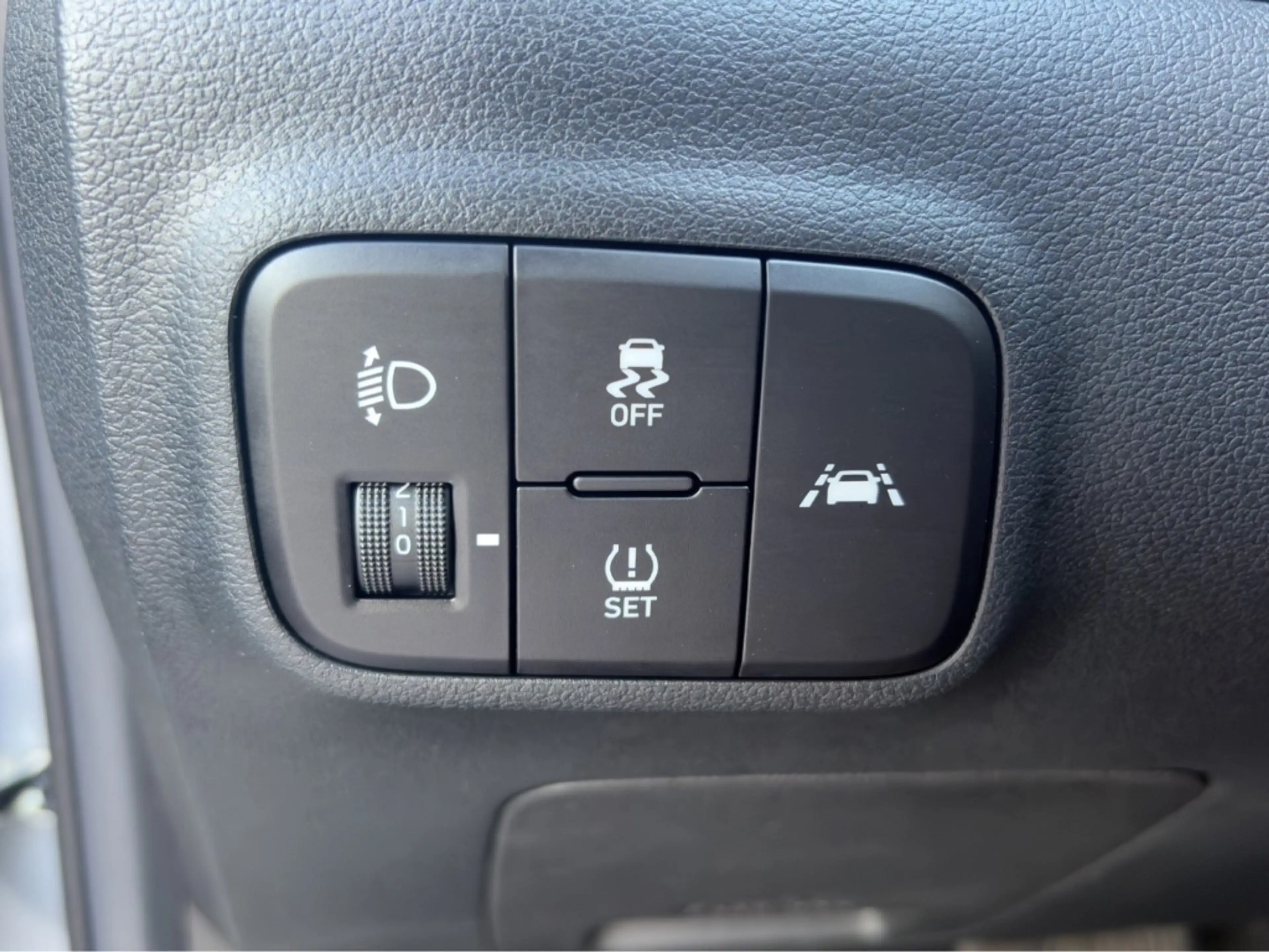 Hyundai i10 TREND 1.2 Automatik *CARPLAY*SITZHZG*KLIMA* — photo 14