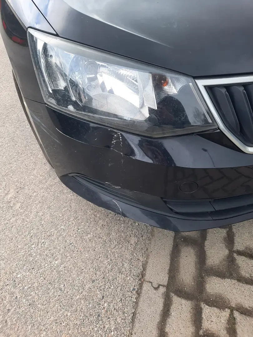 Skoda Fabia Fabia 1.2 TSI Active Zwart - 1