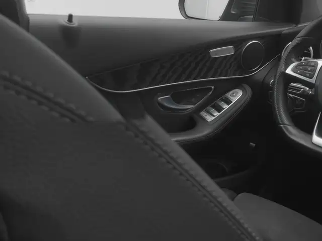 Mercedes-Benz GLC view 22