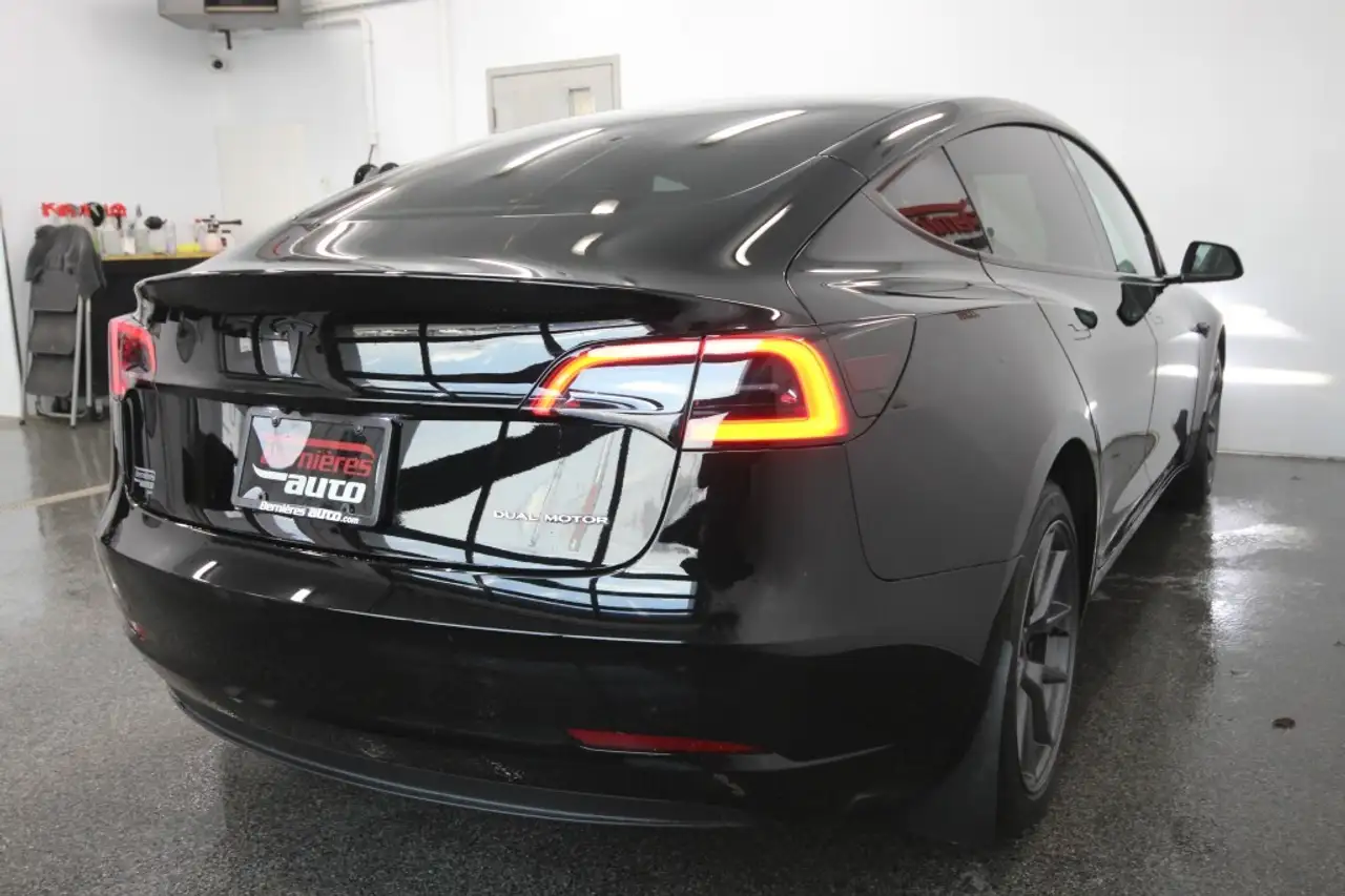 Tesla Model 3 снимка Tesla Model 3