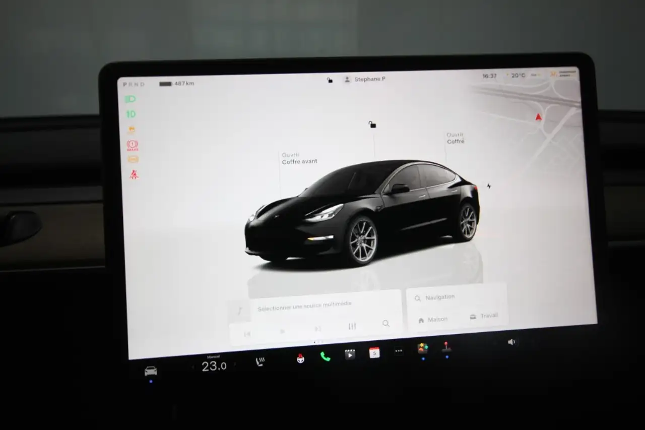 Tesla Model 3 снимка Tesla Model 3