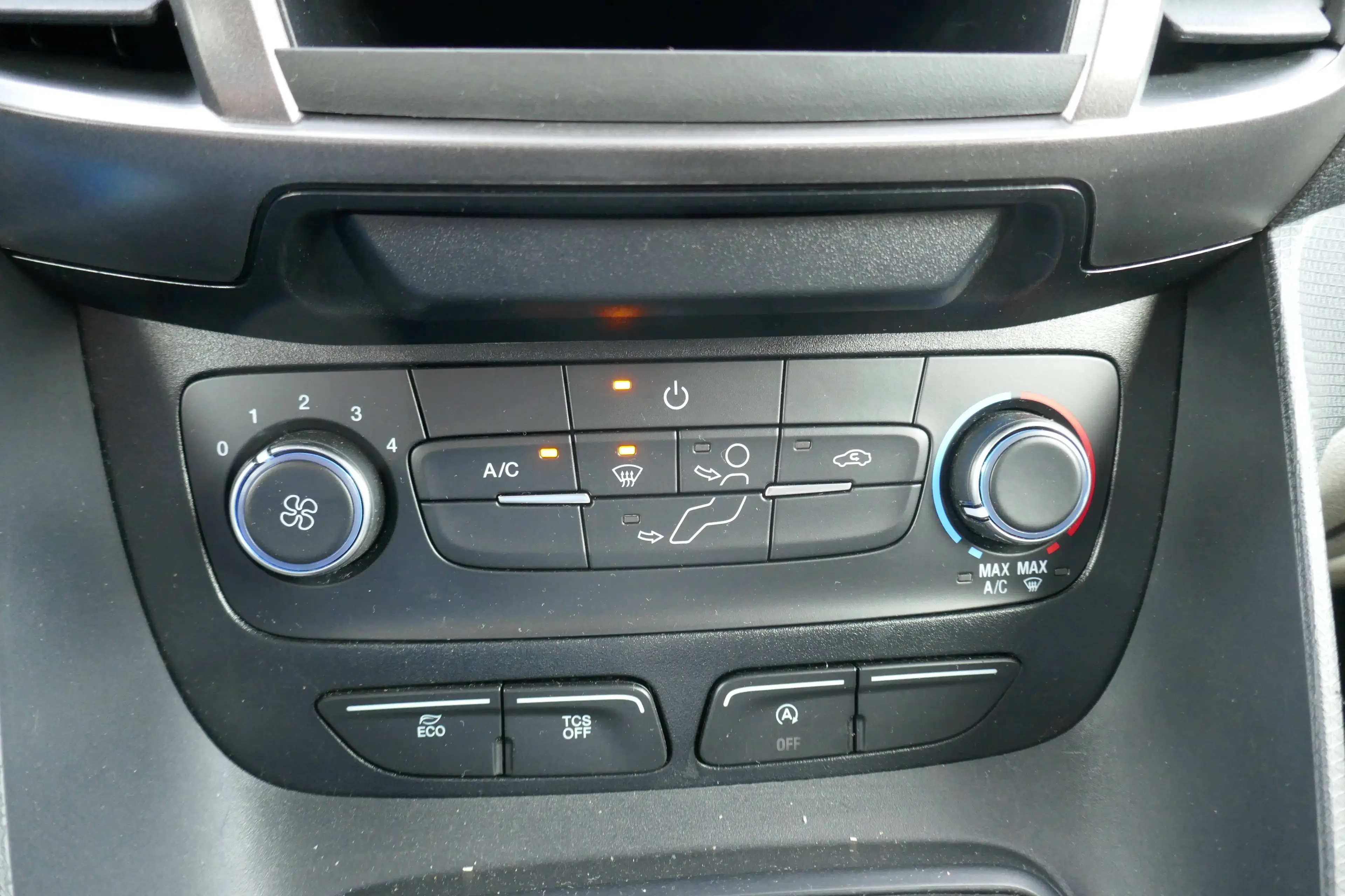 Ford Transit Connect Kasten — photo 14