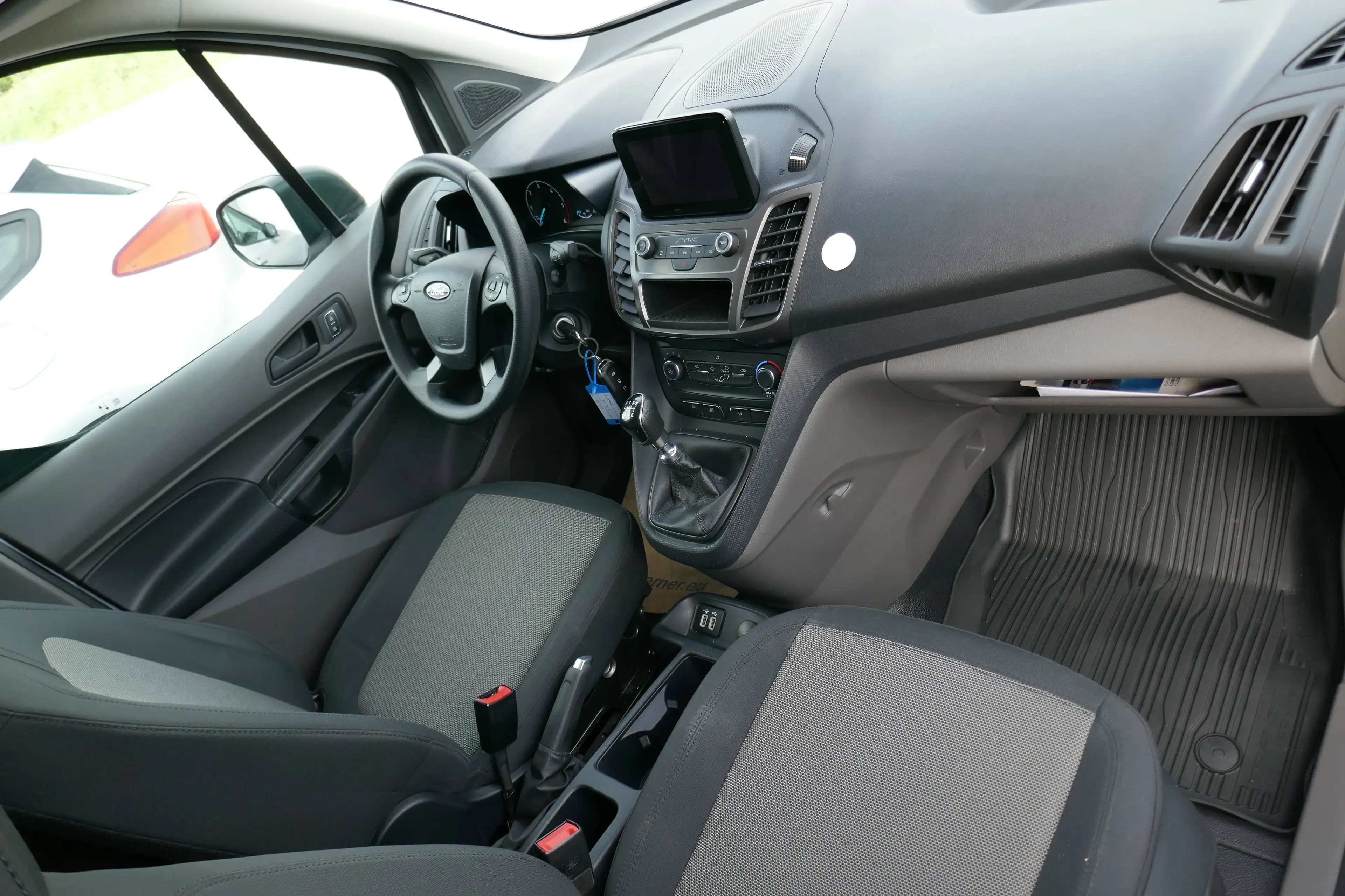 Ford Transit Connect Kasten — photo 11