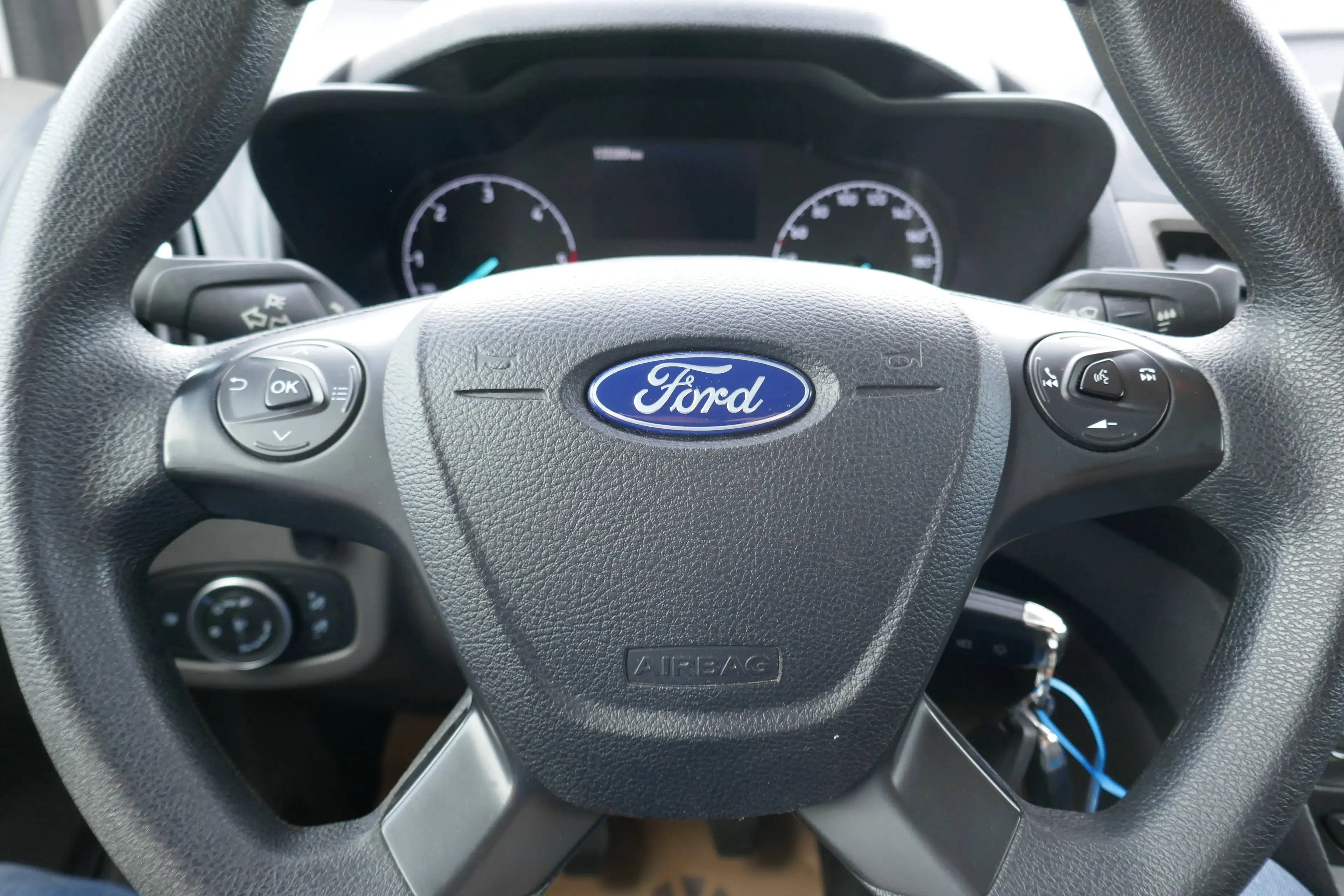 Ford Transit Connect Kasten — photo 13