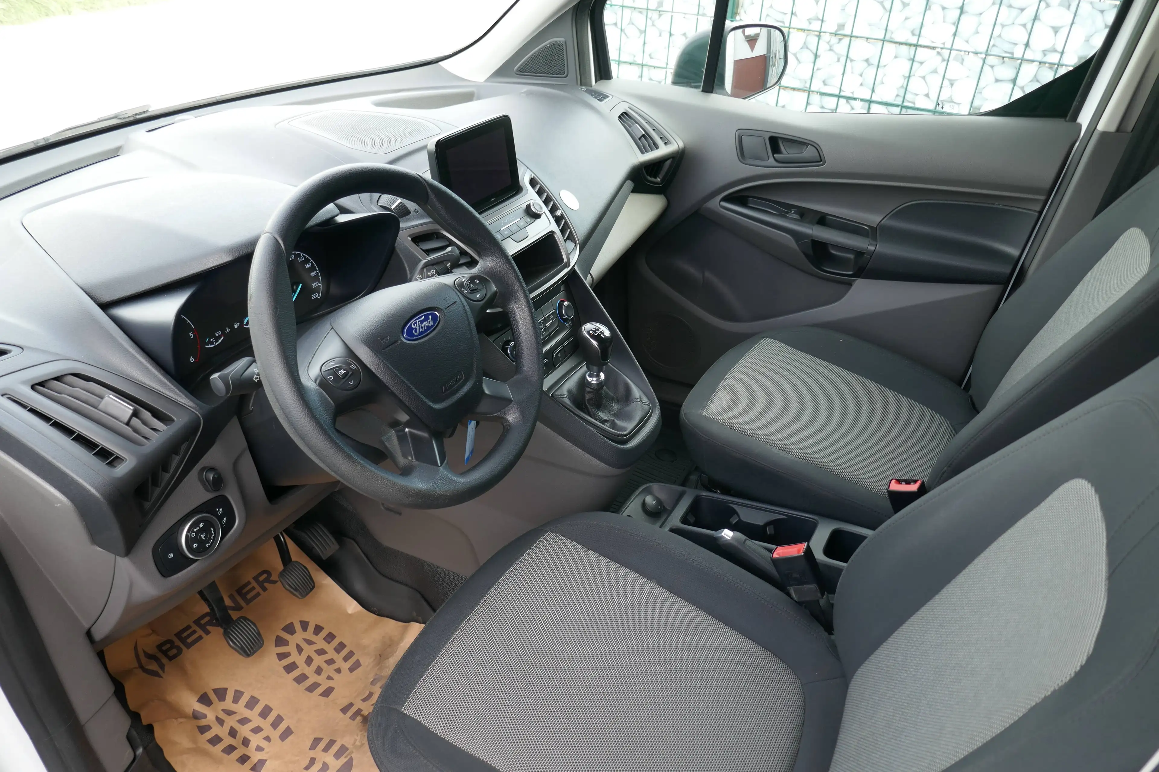 Ford Transit Connect Kasten — photo 10