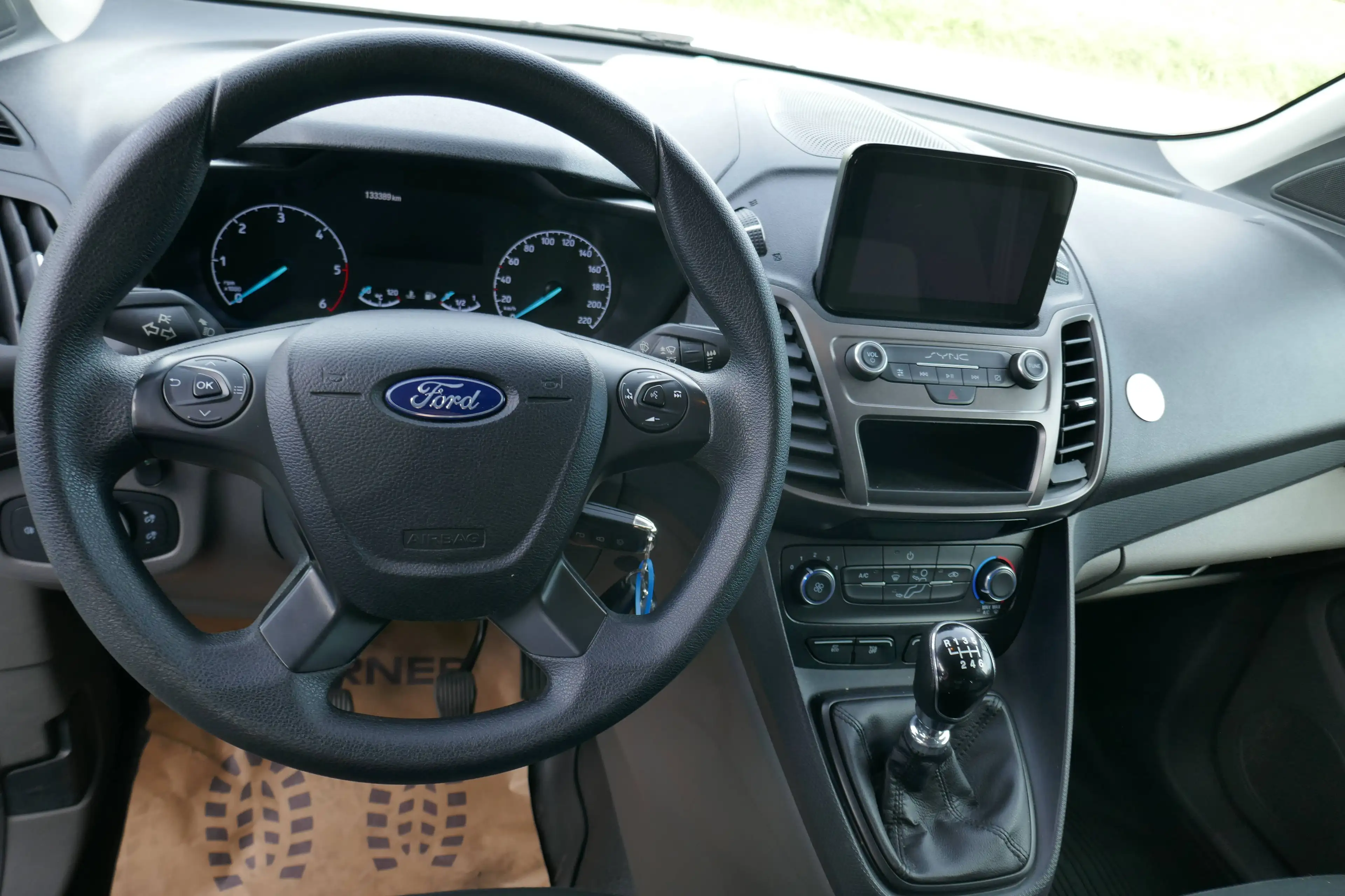 Ford Transit Connect Kasten — photo 12