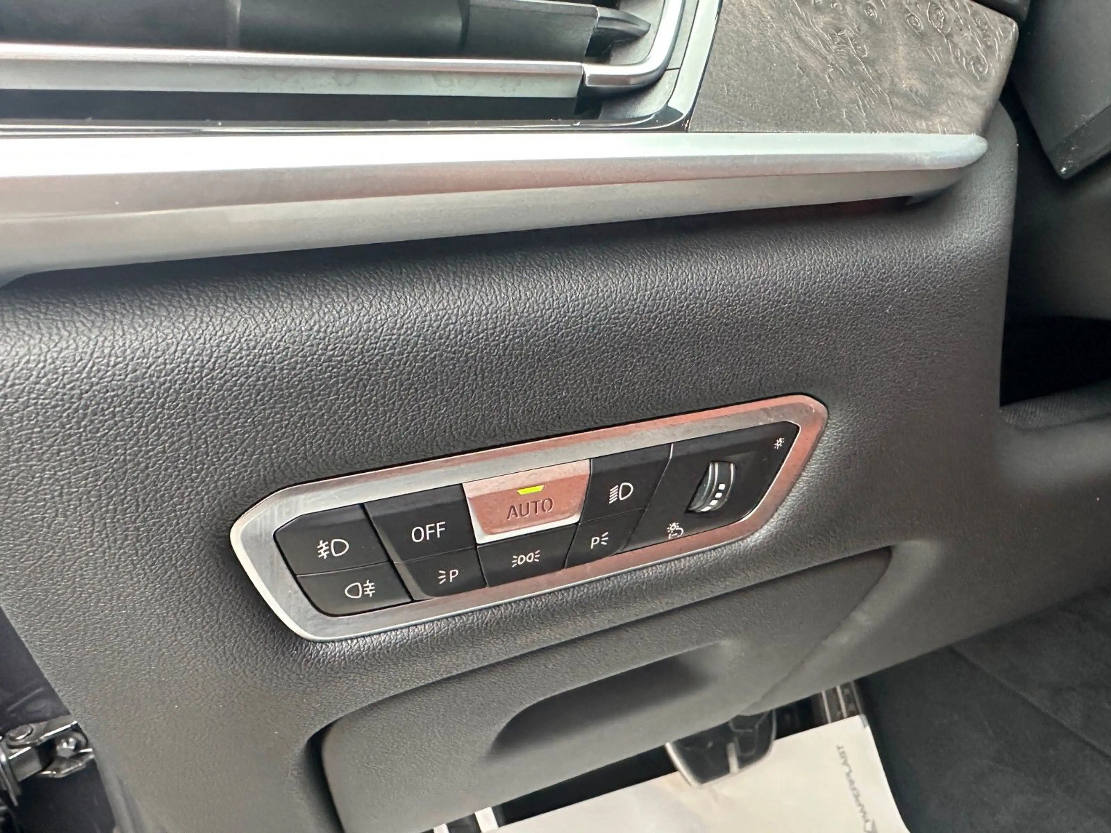 BMW X7 40d M Sport Panorama Integral AHK Komfortsitz — photo 8
