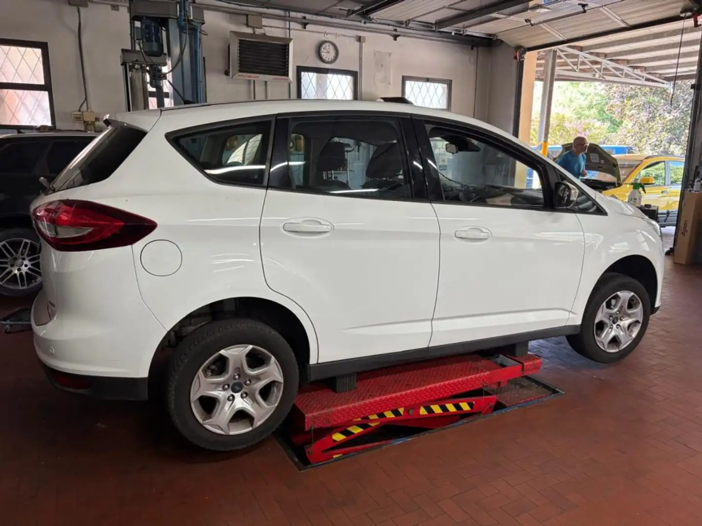 Ford C-Max 1.0 EcoBoost 100CV Start&Stop Plus OK NEOPATENTATO Bianco - 2